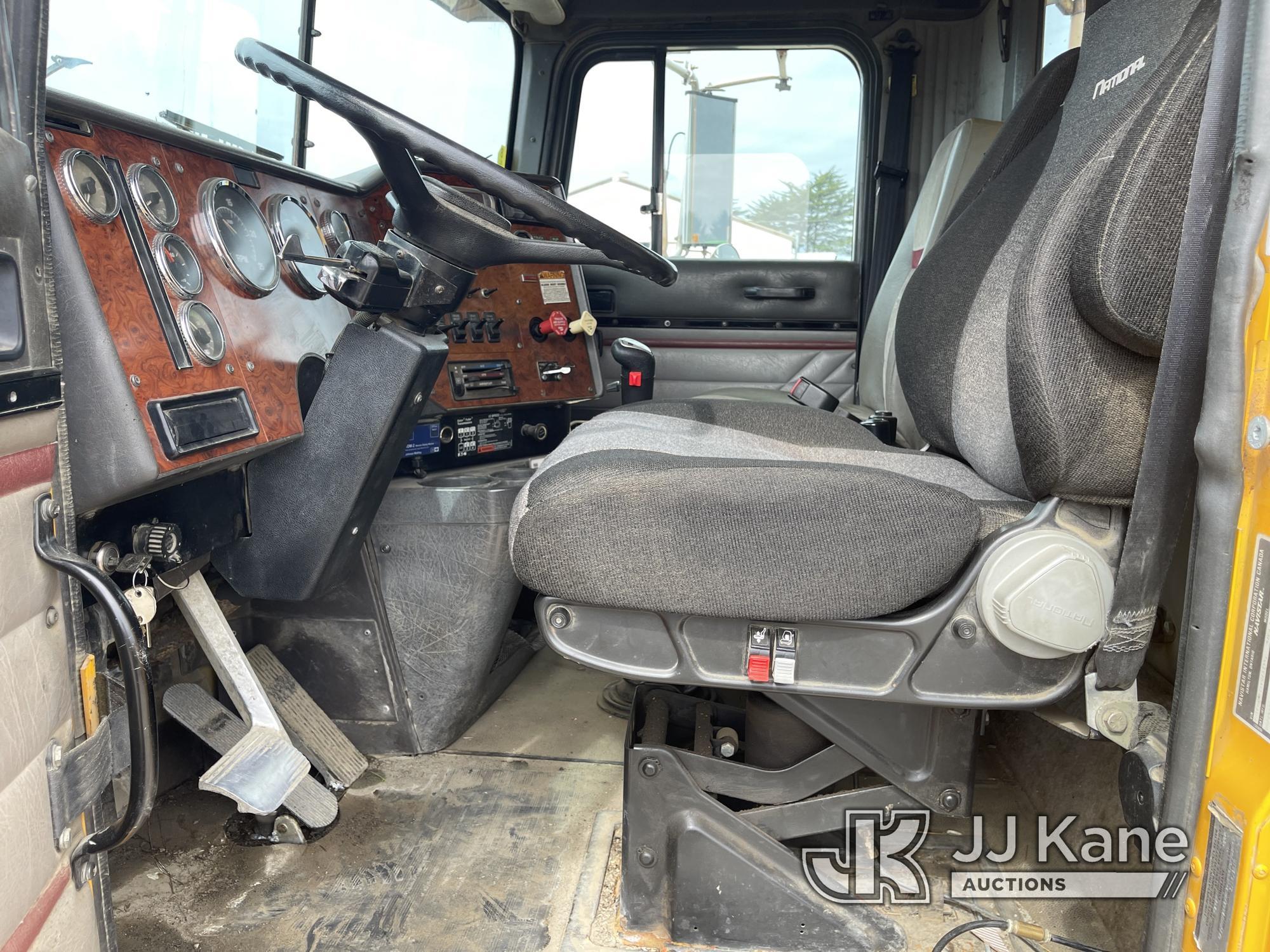 (Eureka, CA) 1995 International 9200 T/A Dump Truck, Tank in Dump Bed NOT Included Runs & Operates