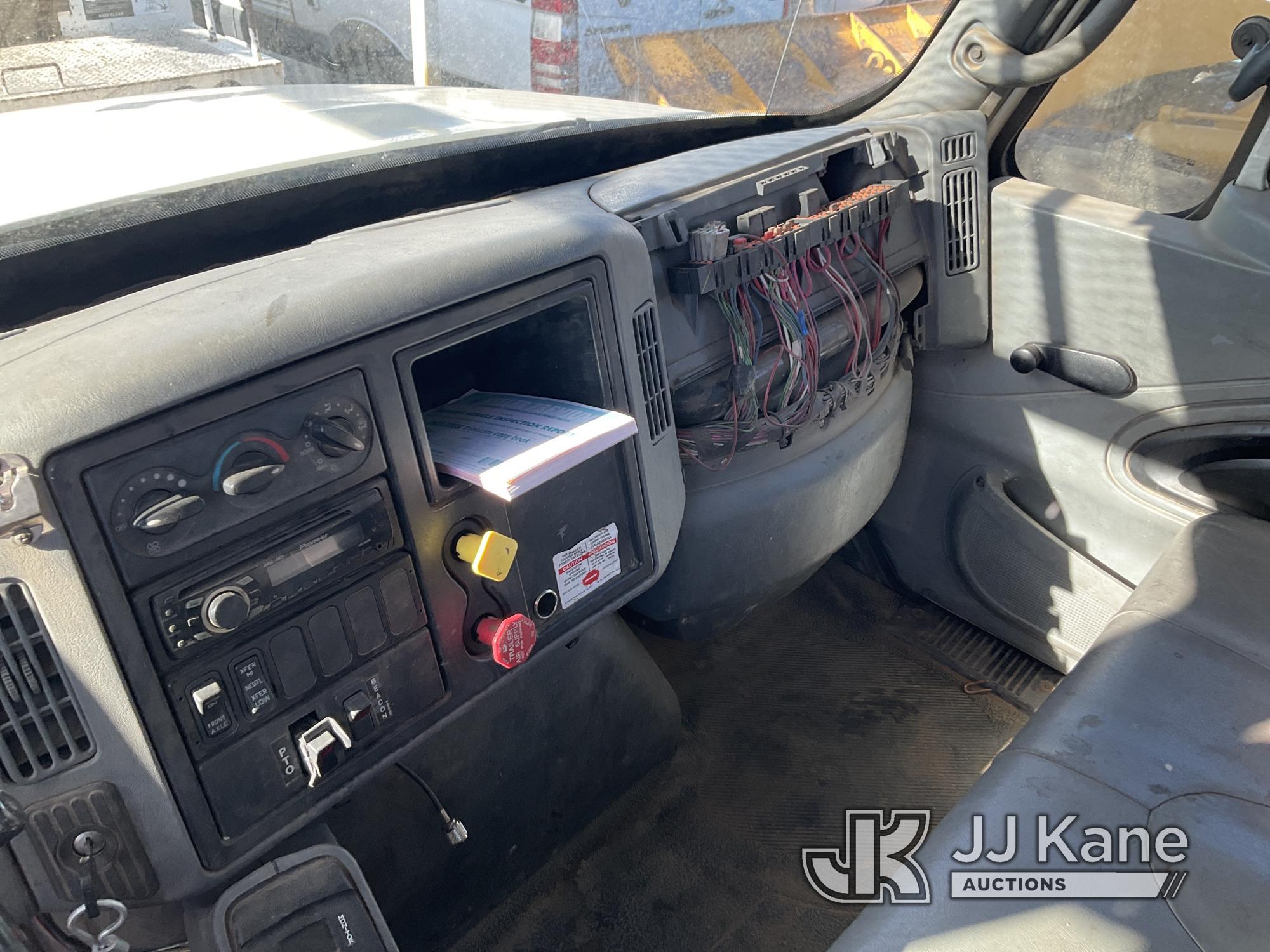 (Castle Rock, CO) Altec AA755L, Material Handling Bucket Truck rear mounted on 2007 International 73