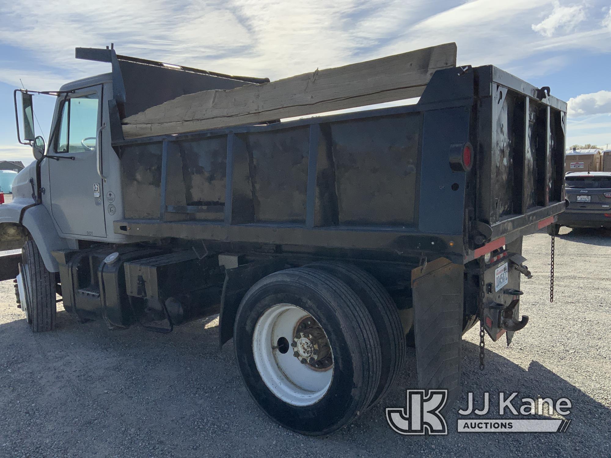 (Pasco, WA) 1985 International 2375 Dump Truck Runs & Moves) (Front Left Tire Off Wheel