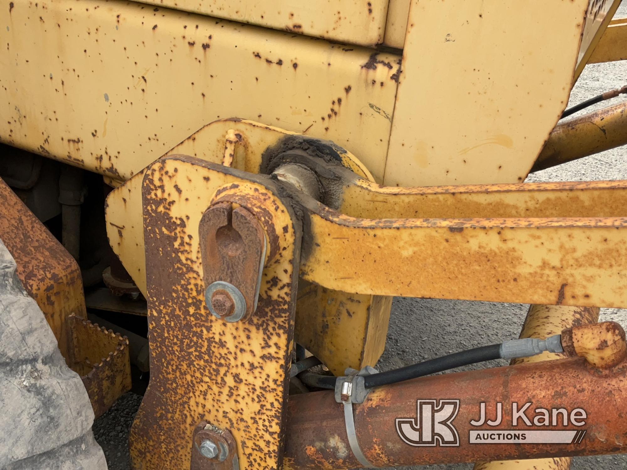 (Eureka, CA) 1995 John Deere 772 BH Motor Grader Runs & Operates.