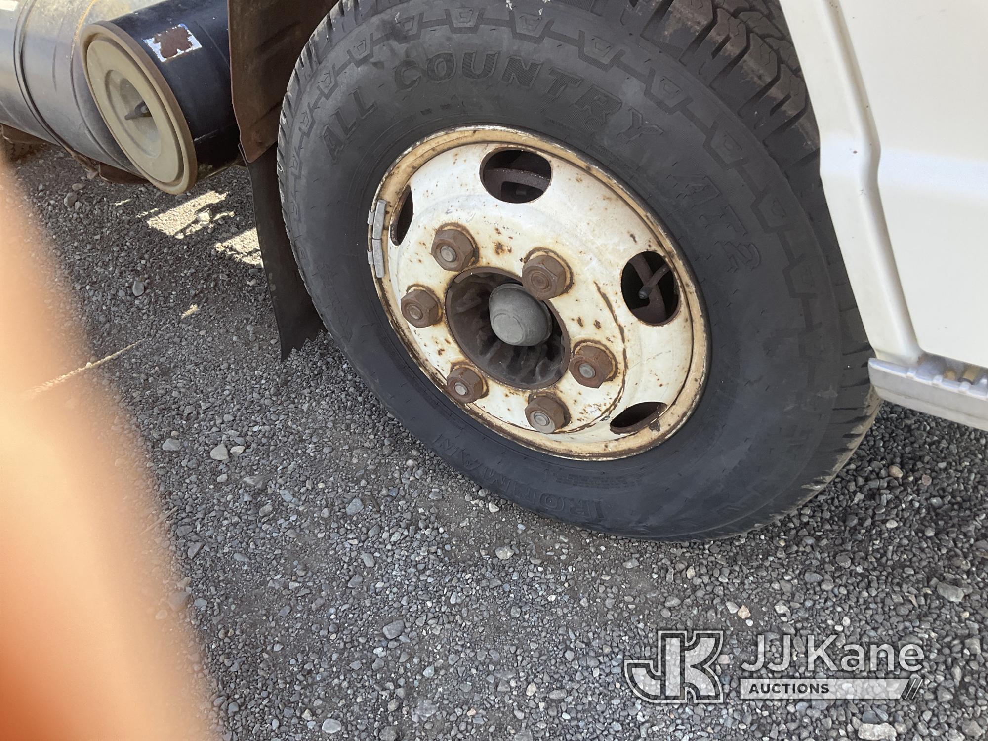 (Tacoma, WA) 1992 Isuzu NPR Flatbed/Dump Truck Runs, Moves & Operates