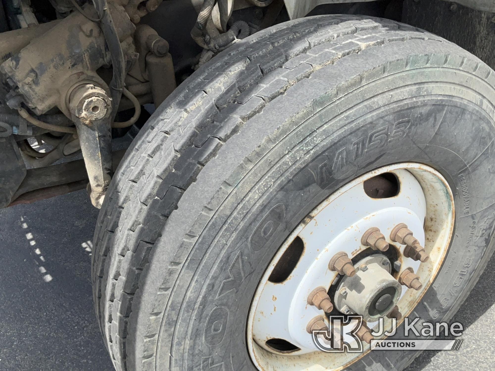 (Salt Lake City, UT) Altec AM900E100, rear mounted on 2006 International 7400 Utility Truck Red-Tagg