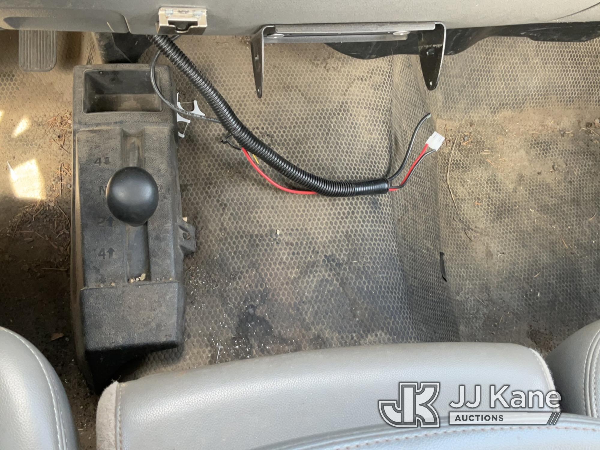 (Portland, OR) 2013 Chevrolet Silverado 2500HD 4x4 Service Truck Runs & Moves)(Some rust On Utility