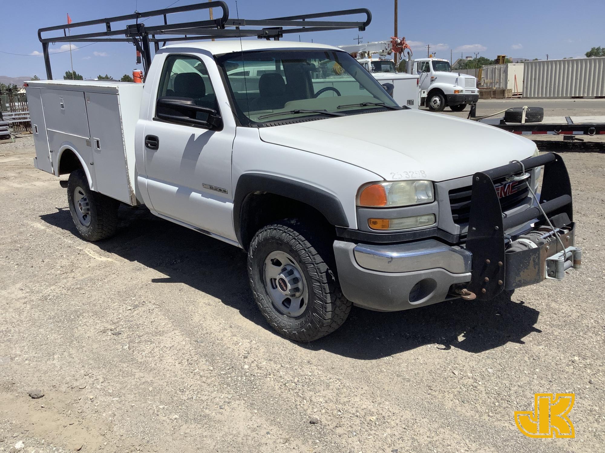 (Reno, NV) 2005 GMC Silverado 3500 4x4 Service Truck Runs & Moves