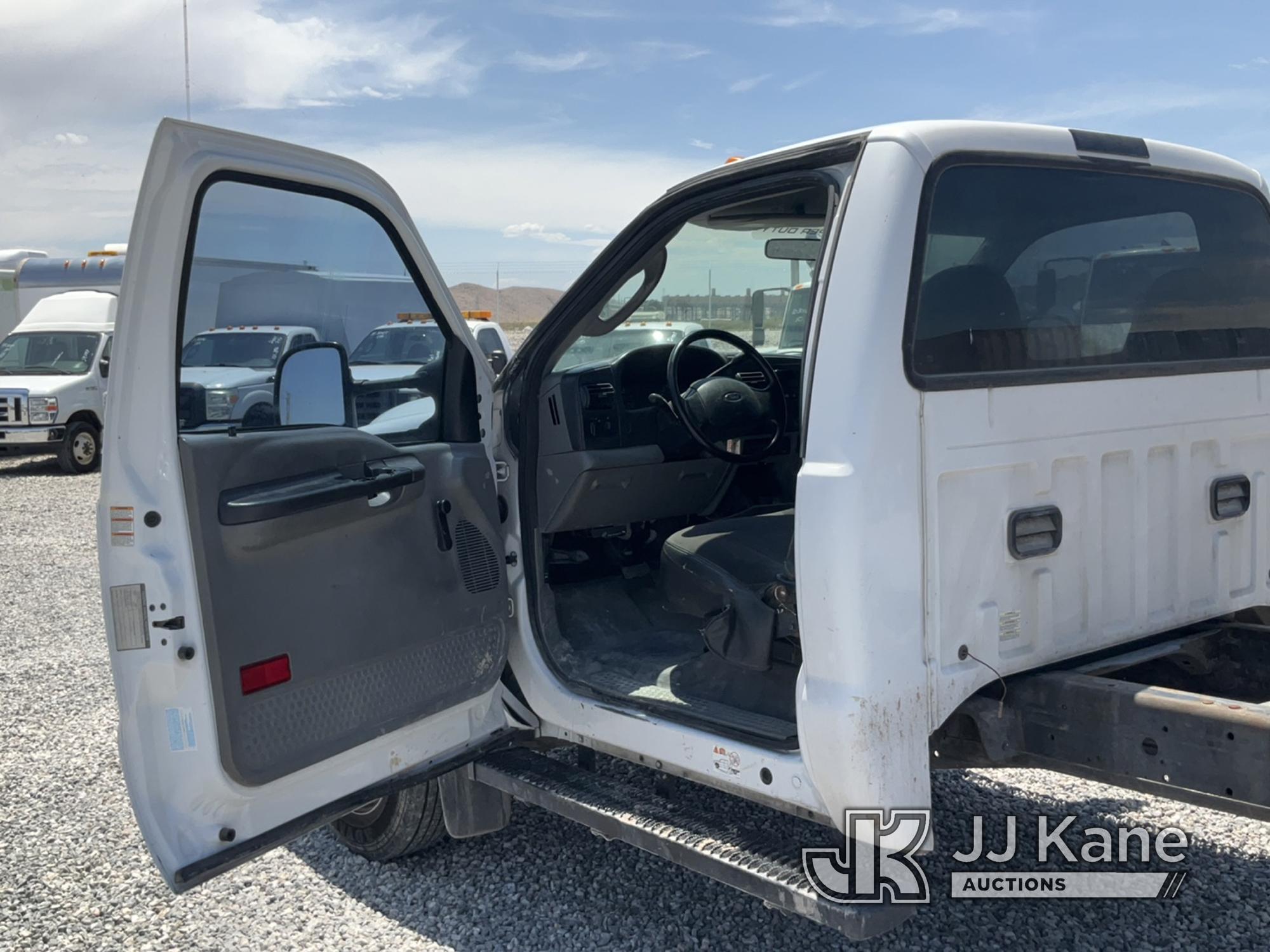 (Las Vegas, NV) 2006 Ford F450 Cab & Chassis Runs & Moves) (Check Engine Light On