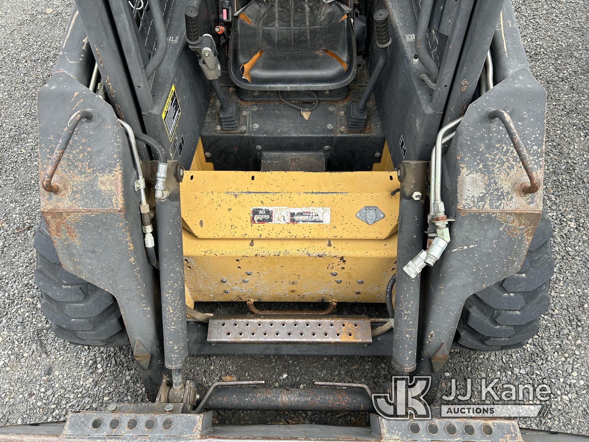 (Ephrata, WA) 1990 New Holland LX665 Skid Steer Loader Runs & Moves & Operates