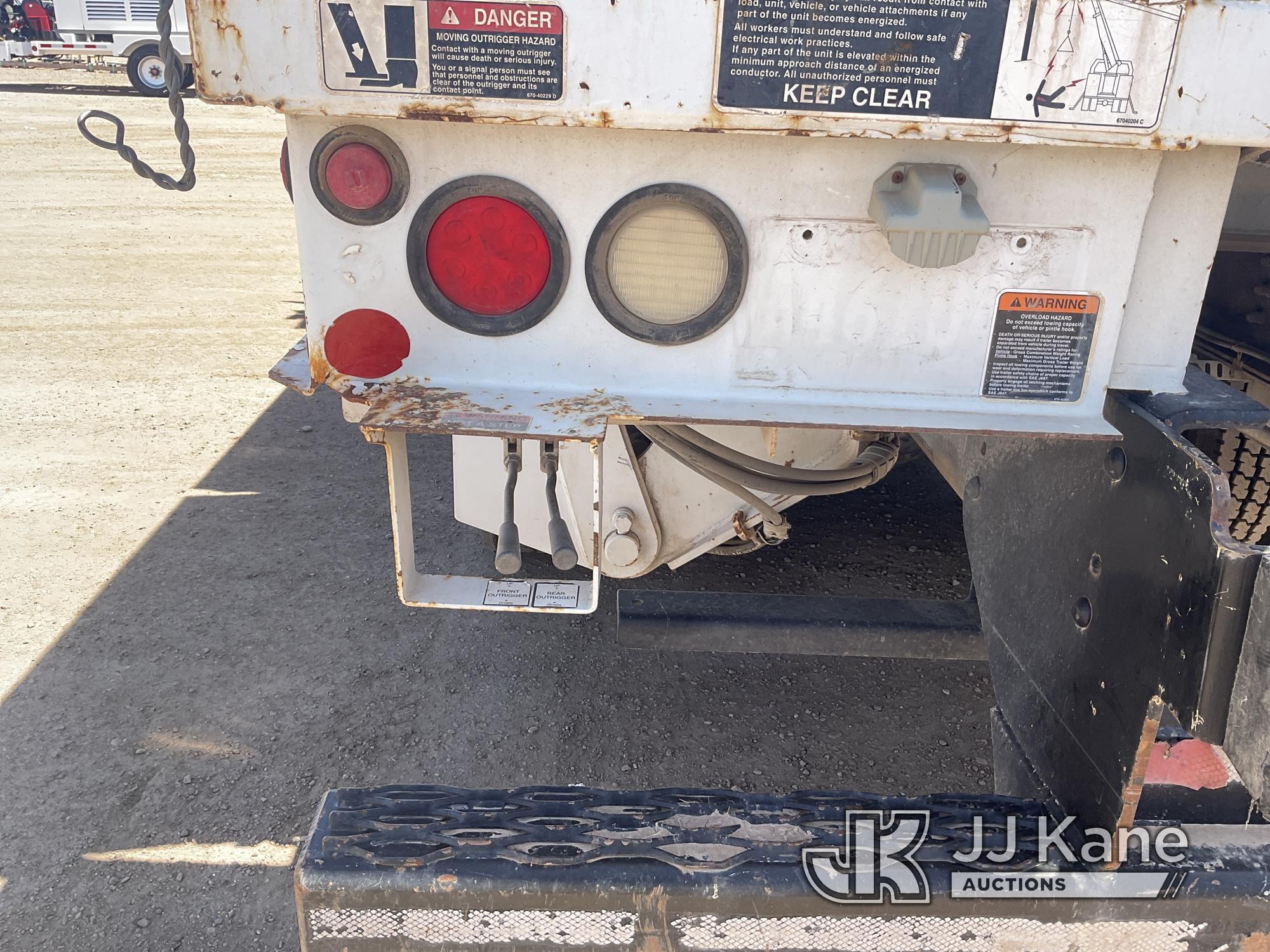 (Brawley, CA) Altec D4060B-TR, Digger Derrick rear mounted on 2015 International 7500 6x6 T/A Flatbe