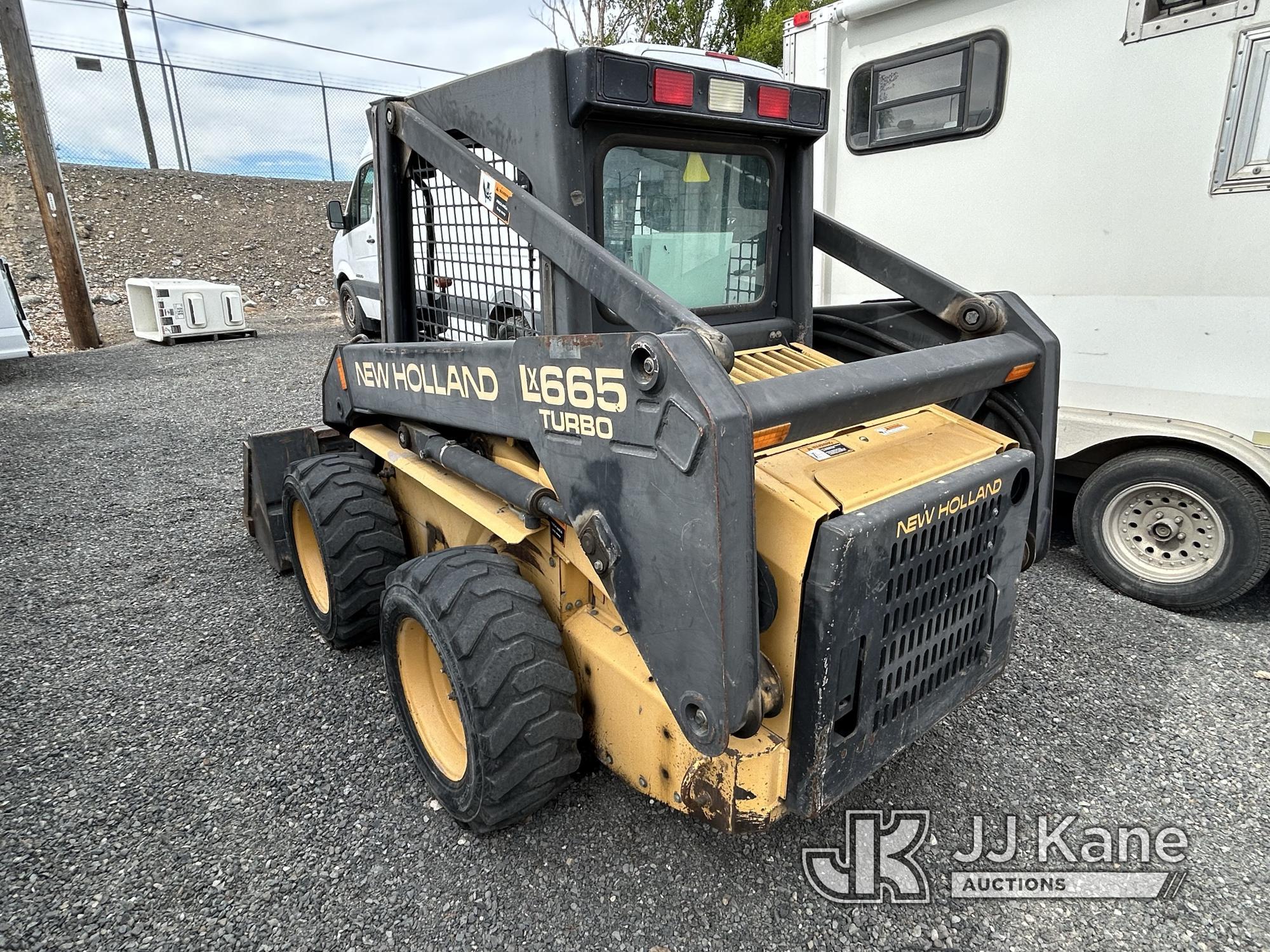 (Ephrata, WA) 1990 New Holland LX665 Skid Steer Loader Runs & Moves & Operates