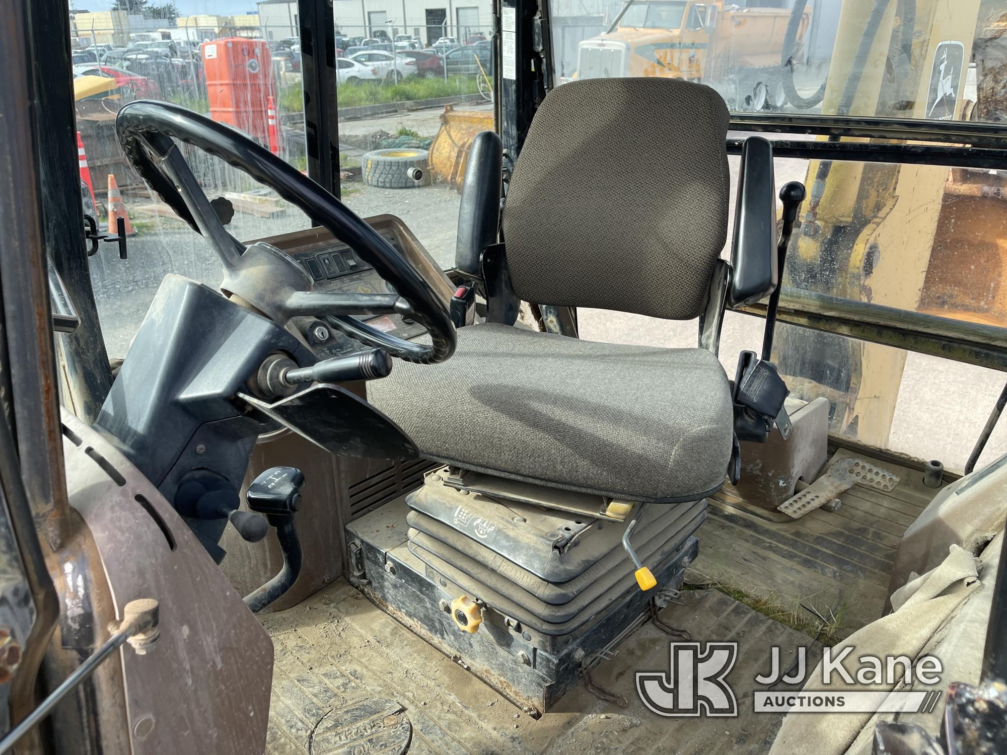 (Eureka, CA) 1995 John Deere 310D 4x4 Backhoe Loader Runs & Operates