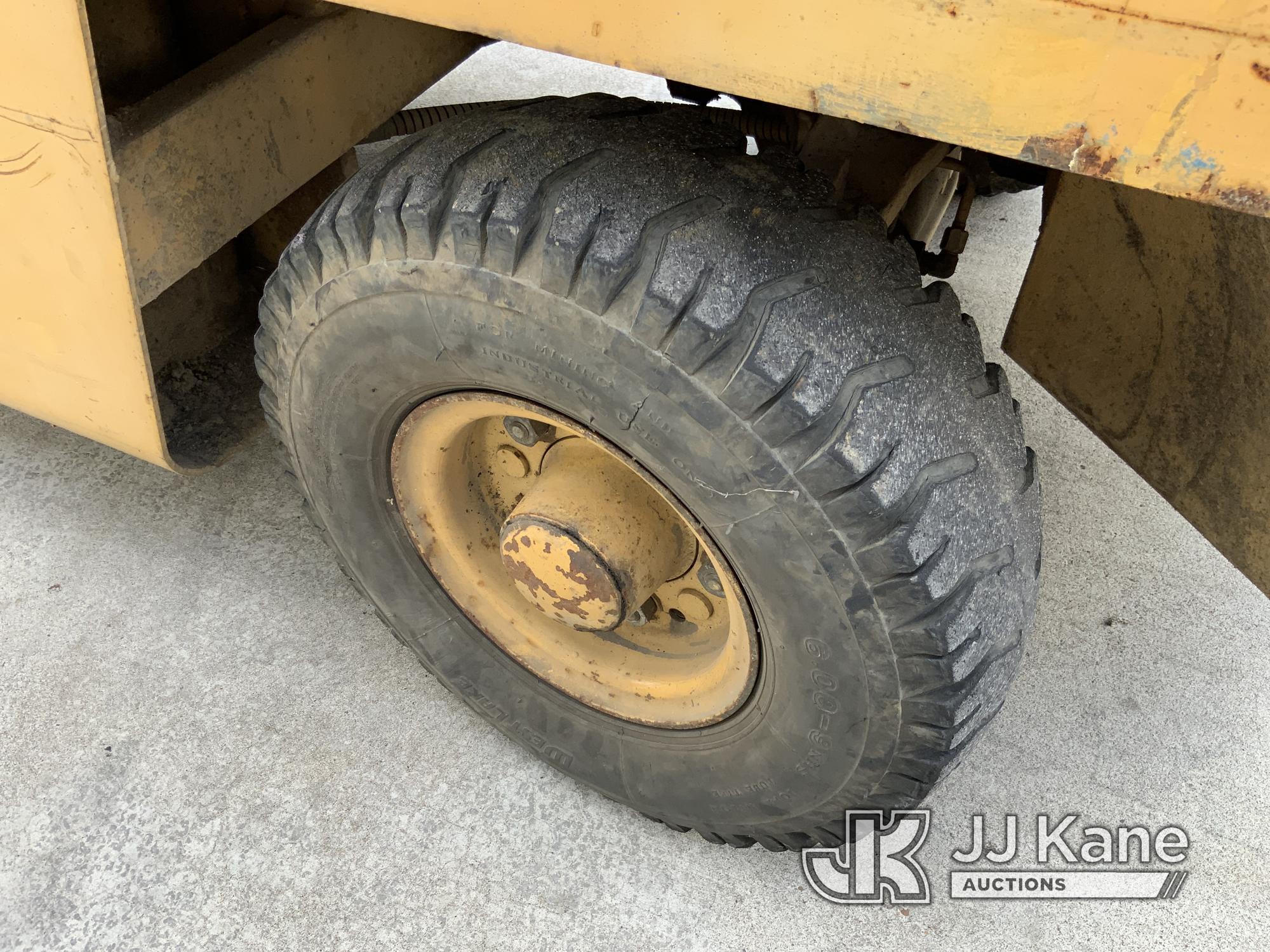 (Tillamook, OR) 1988 Hyster H60XL Pneumatic Tired Forklift Runs, Moves & Operates