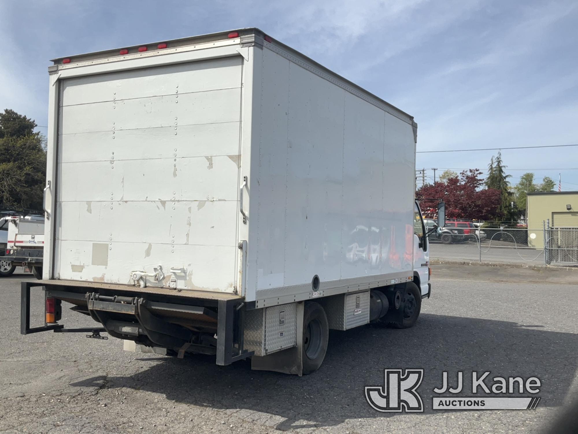 (Portland, OR) 1995 GMC W4500 Van Body Truck Runs & Moves )(Jump to Start