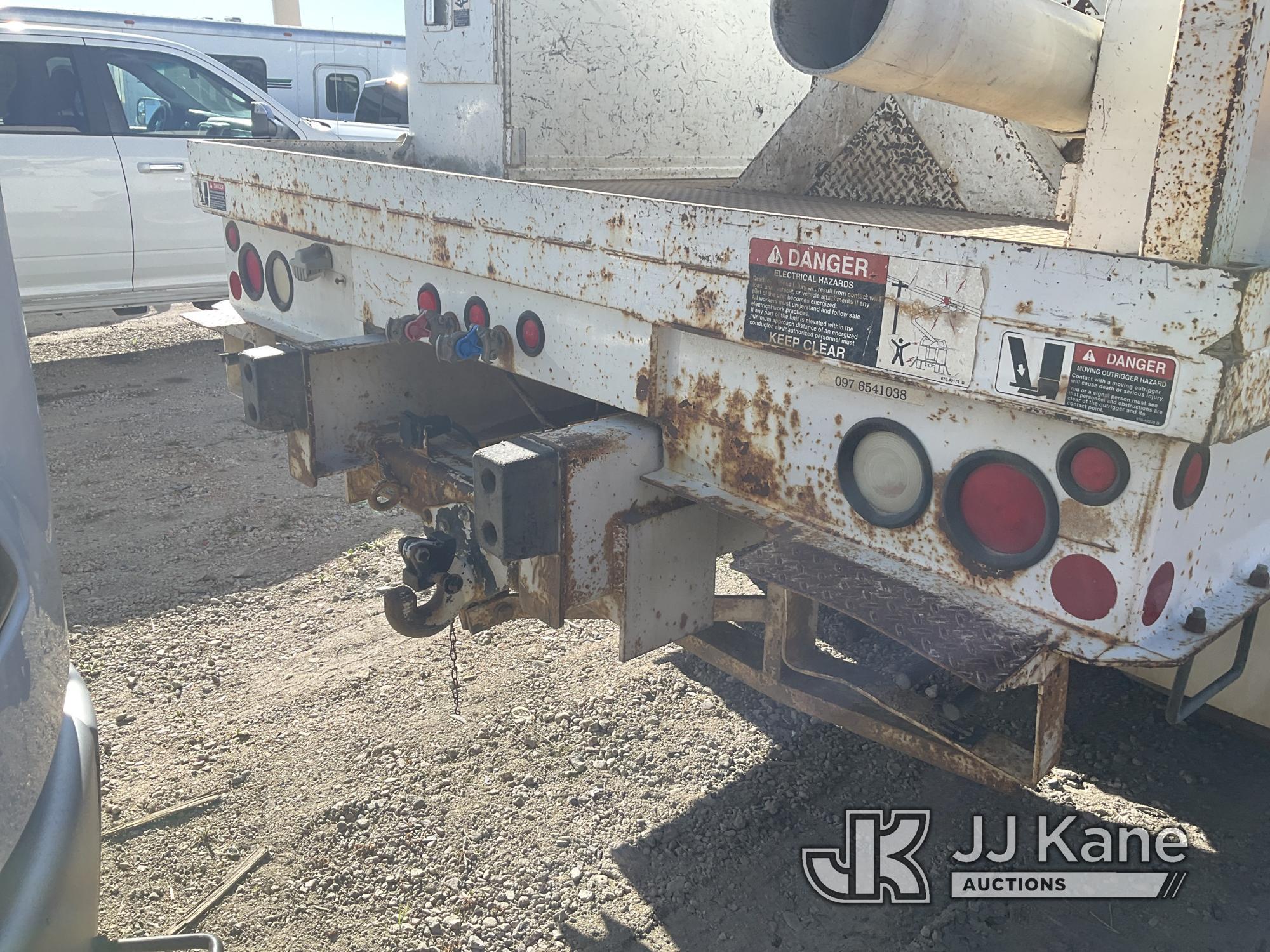 (Castle Rock, CO) Altec AA755L, Material Handling Bucket Truck rear mounted on 2007 International 73