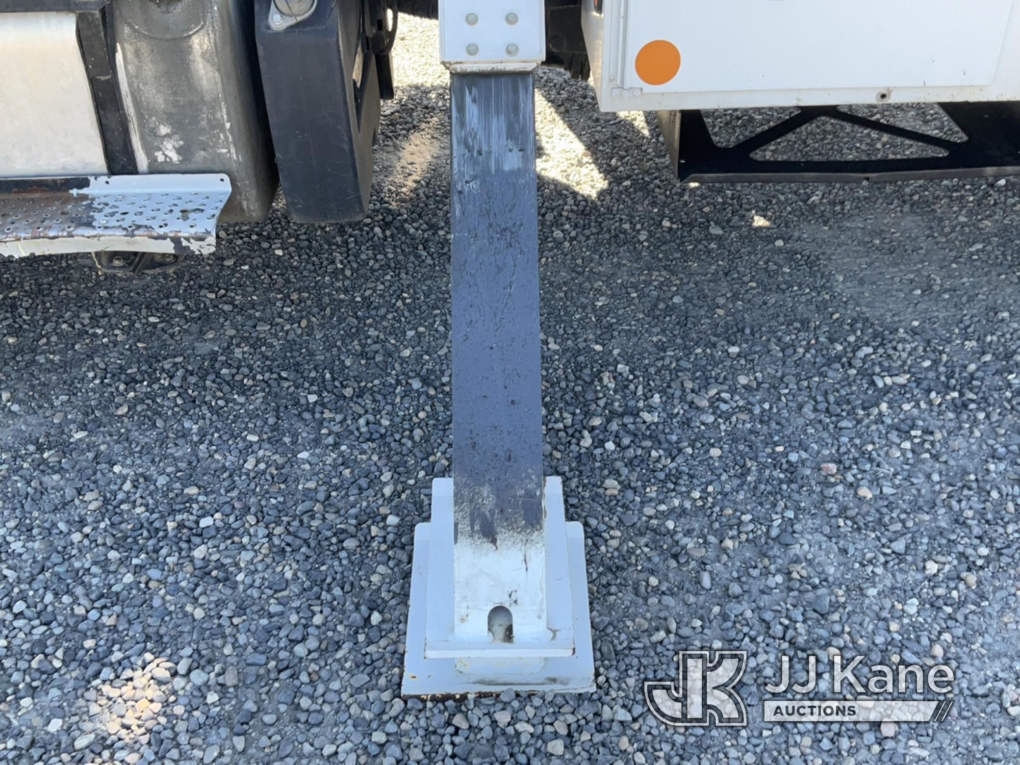 (Portland, OR) Altec AA55, Material Handling Bucket Truck rear mounted on 2015 Freightliner M2 106 4