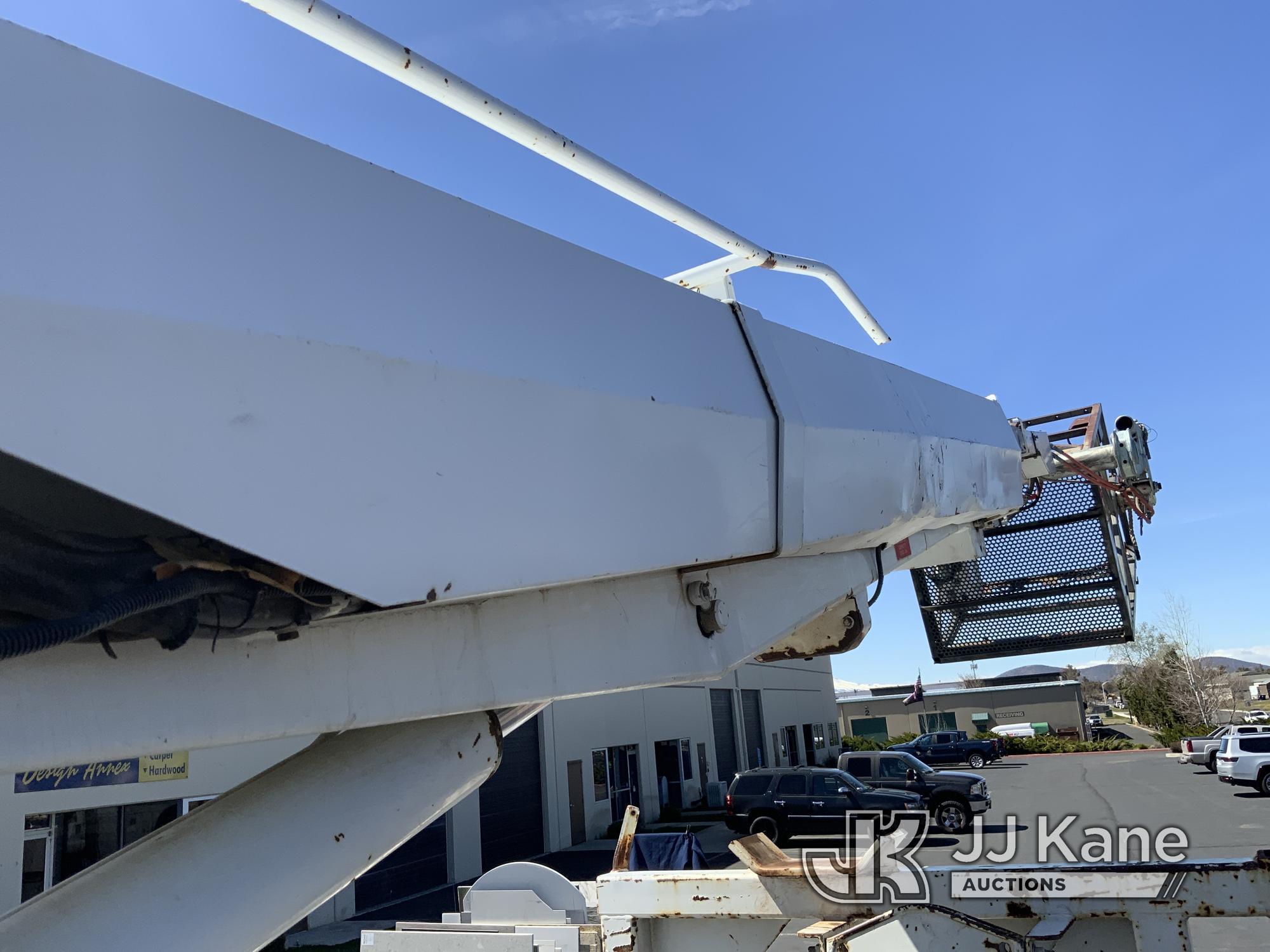 (Redmond, OR) Altec AP45, Articulating & Telescopic Non-Insulated Cable Placing Bucket Truck center