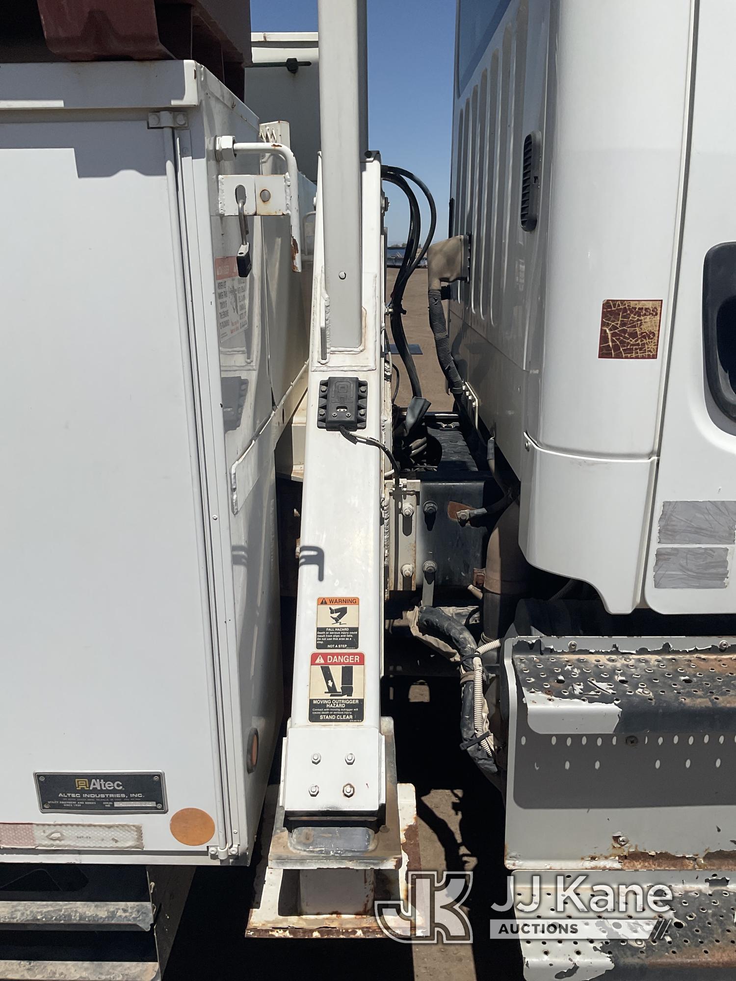 (Brawley, CA) Altec AA755, Material Handling Bucket Truck rear mounted on 2014 Freightliner M2 106 4