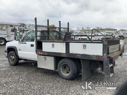 (Portland, OR) 2006 Chevrolet Silverado 3500 Dump Flatbed Truck Runs, Moves & Operates) (Paint Damag