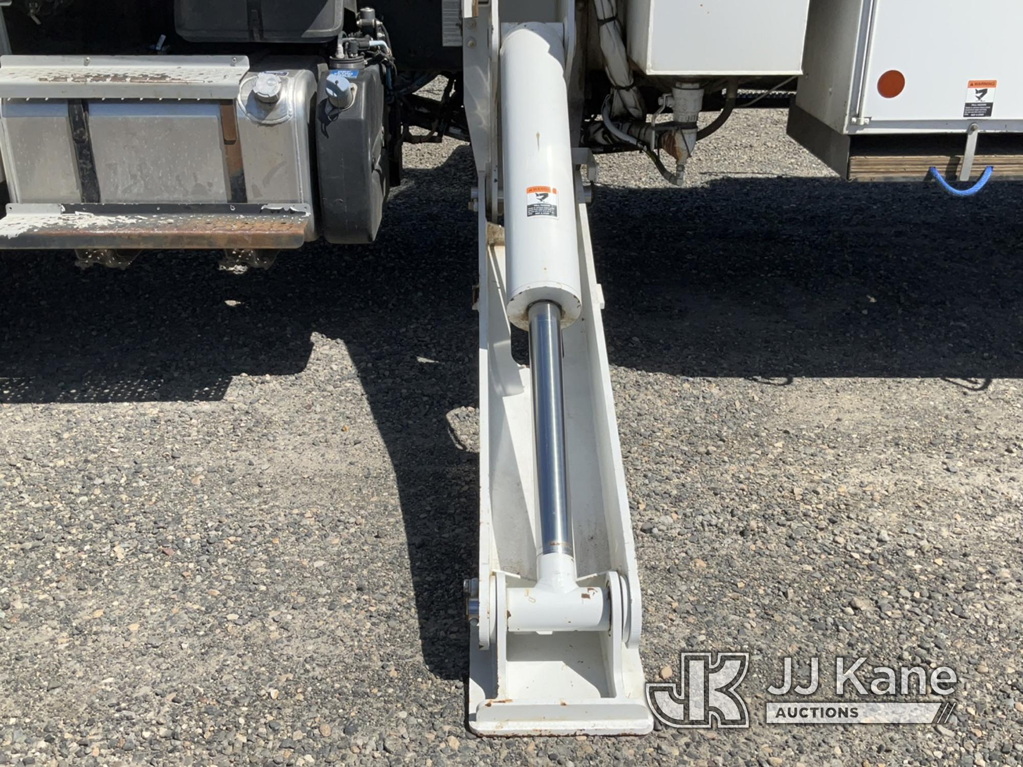 (Portland, OR) Altec AN67-E100, Articulating & Telescopic Material Handling Elevator Bucket Truck re