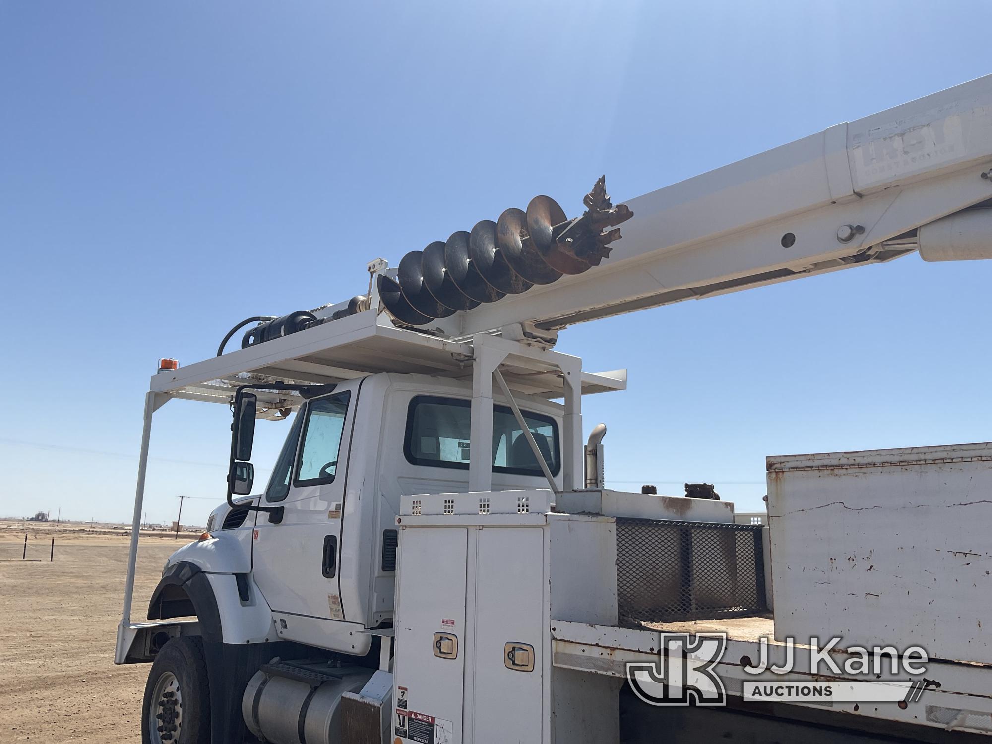 (Brawley, CA) Altec D4060B-TR, Digger Derrick rear mounted on 2015 International 7500 6x6 T/A Flatbe