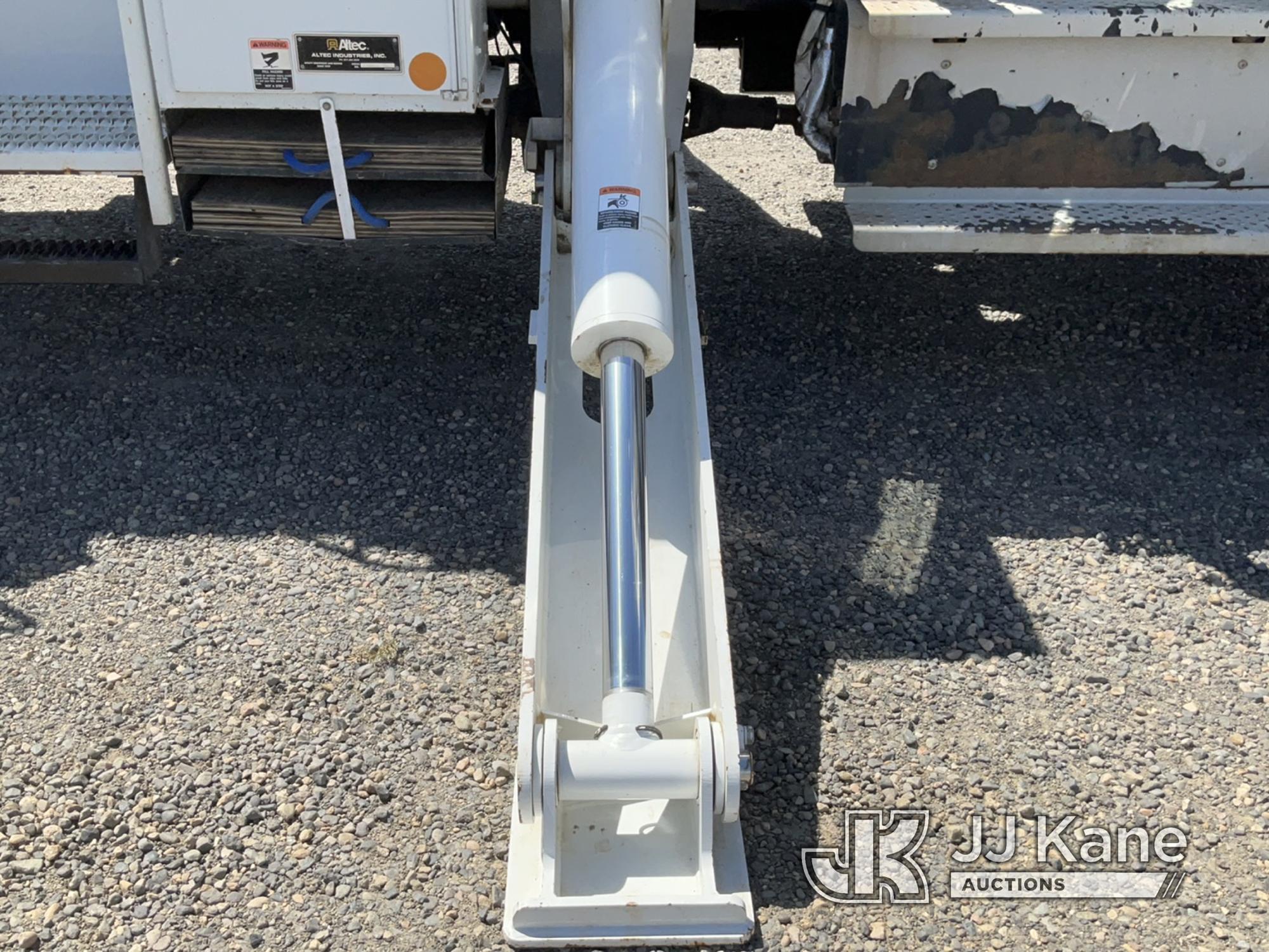 (Portland, OR) Altec AN67-E100, Articulating & Telescopic Material Handling Elevator Bucket Truck re