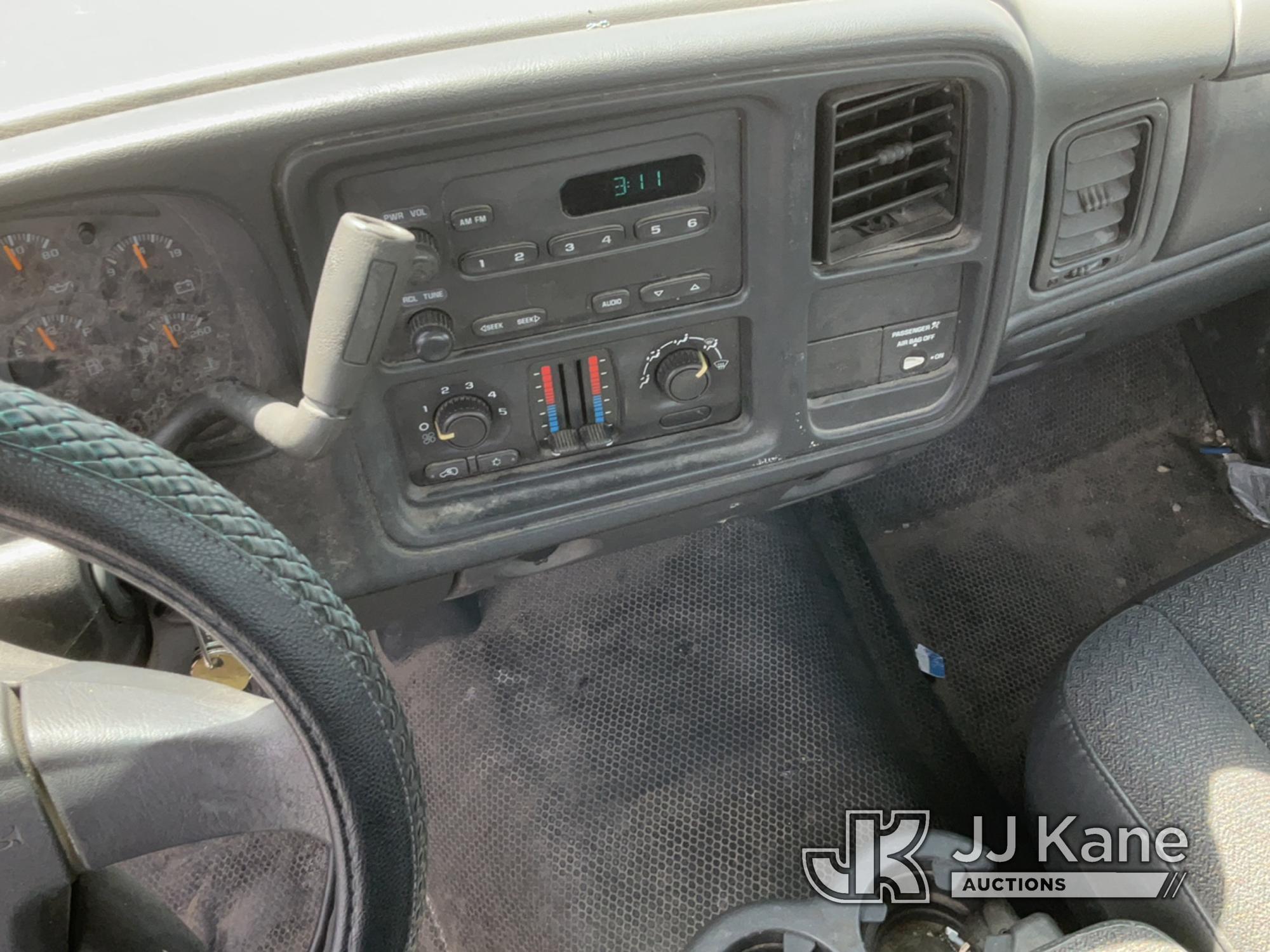 (Salt Lake City, UT) 2003 Chevrolet Silverado 2500HD Service Truck Runs & Moves