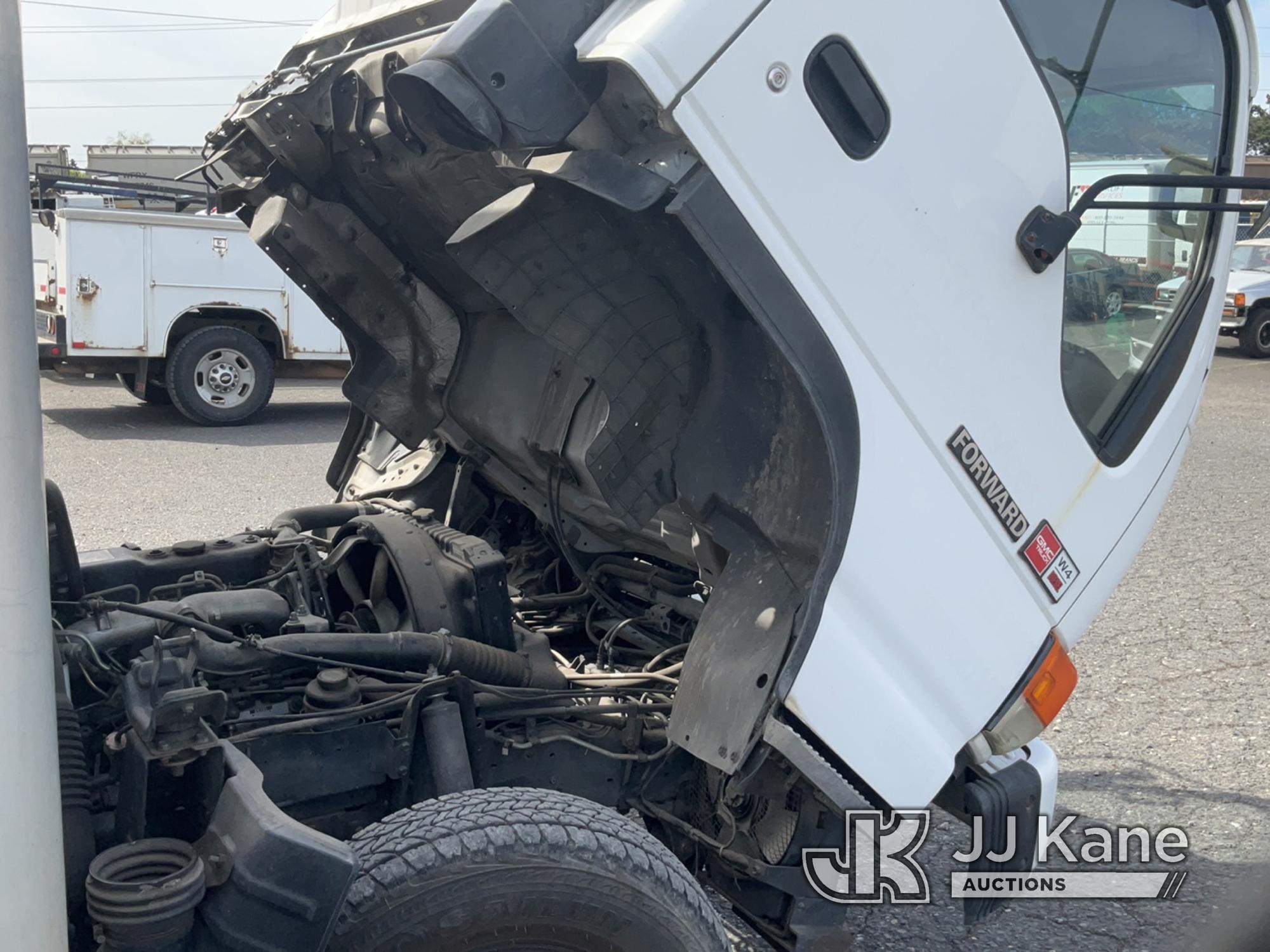 (Portland, OR) 1995 GMC W4500 Van Body Truck Runs & Moves )(Jump to Start