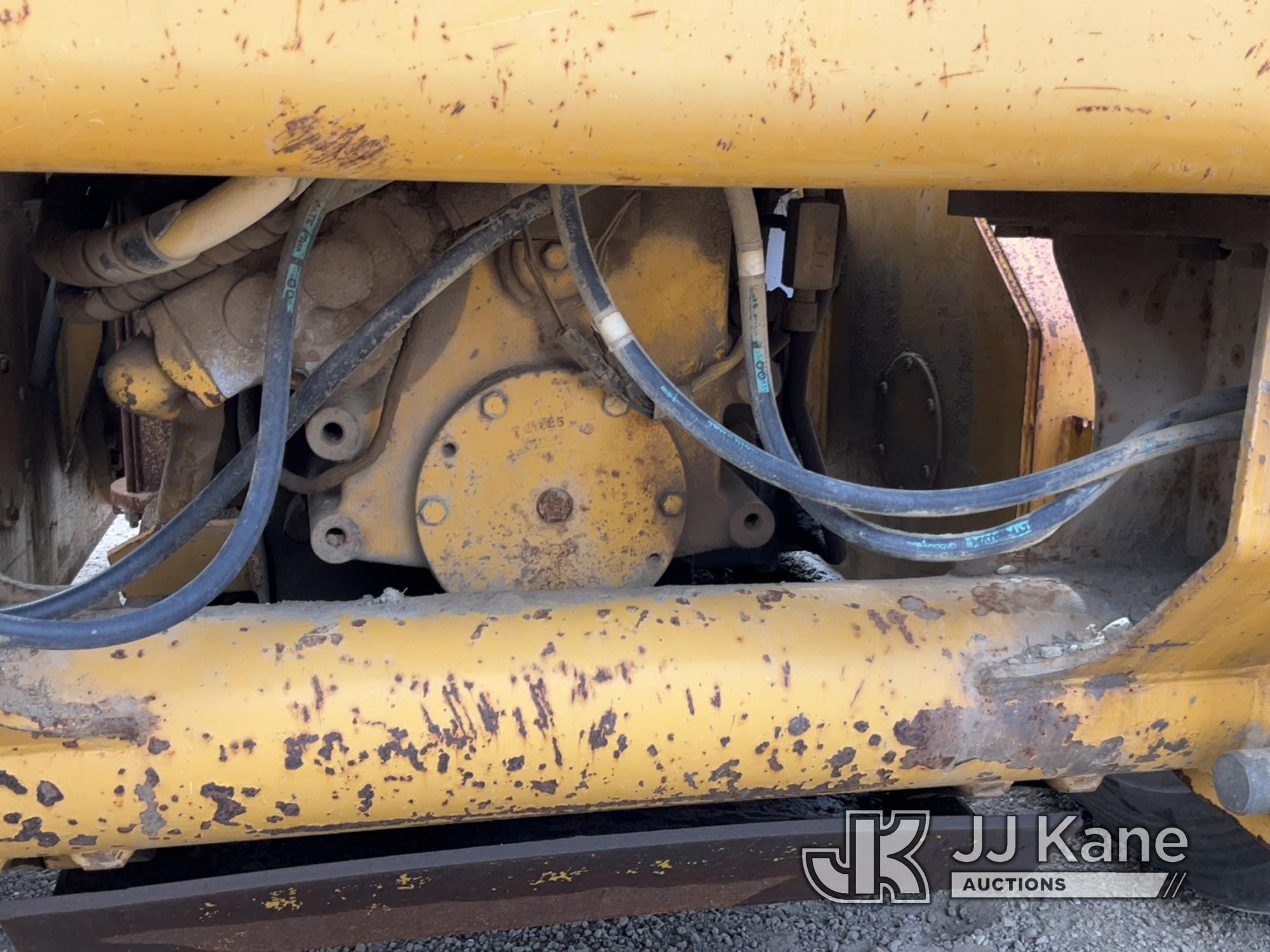 (Eureka, CA) 1995 John Deere 772 BH Motor Grader Runs & Operates.