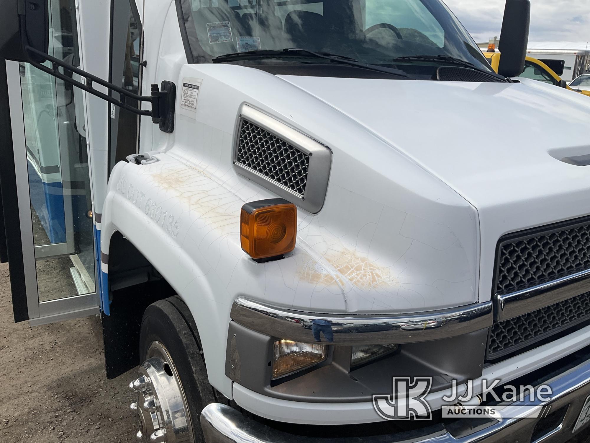 (Castle Rock, CO) 2007 Chevrolet CV4042 Passenger Bus Runs & Moves) (Door open/close functions,