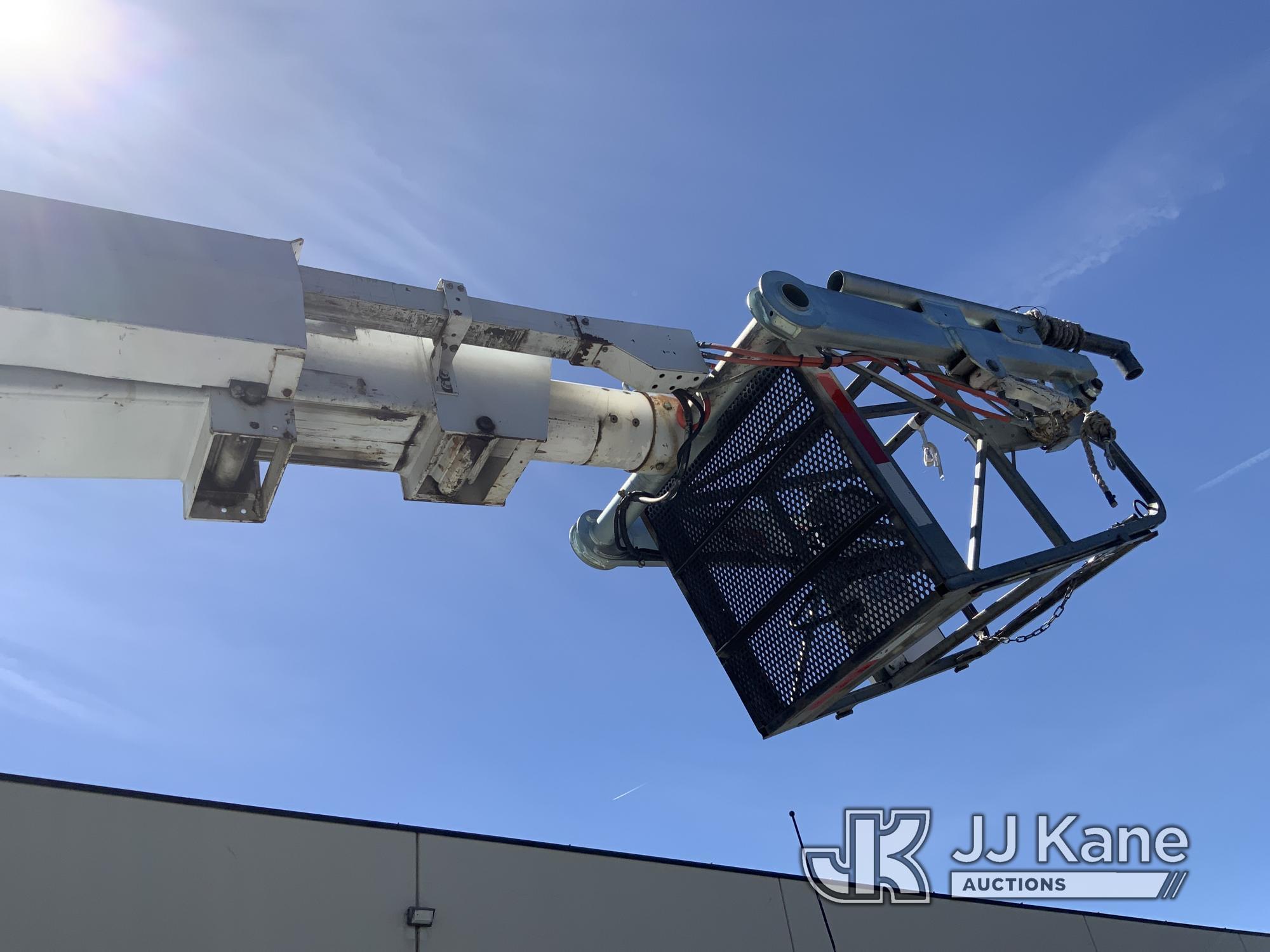 (Redmond, OR) Altec AP45, Articulating & Telescopic Non-Insulated Cable Placing Bucket Truck center