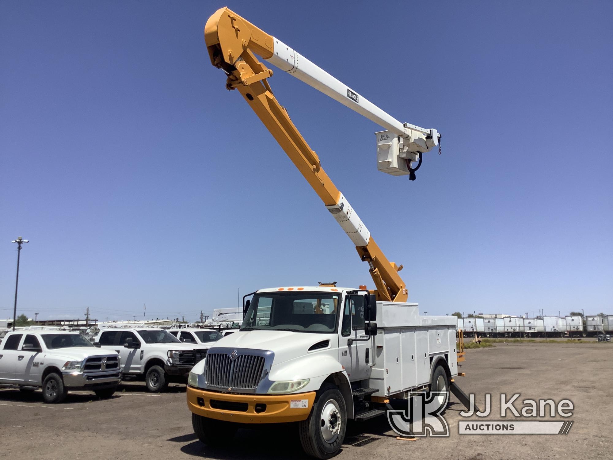 (Phoenix, AZ) Terex/Telelect HiRanger 5TC-55, Material Handling Bucket Truck rear mounted on 2005 In