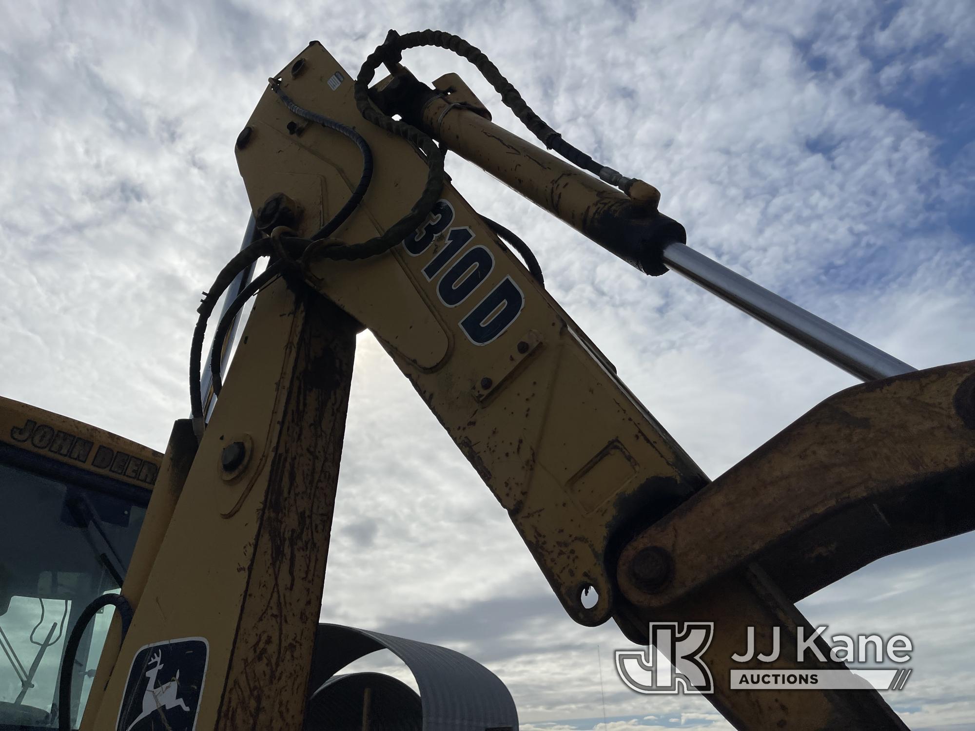 (Eureka, CA) 1995 John Deere 310D 4x4 Backhoe Loader Runs & Operates