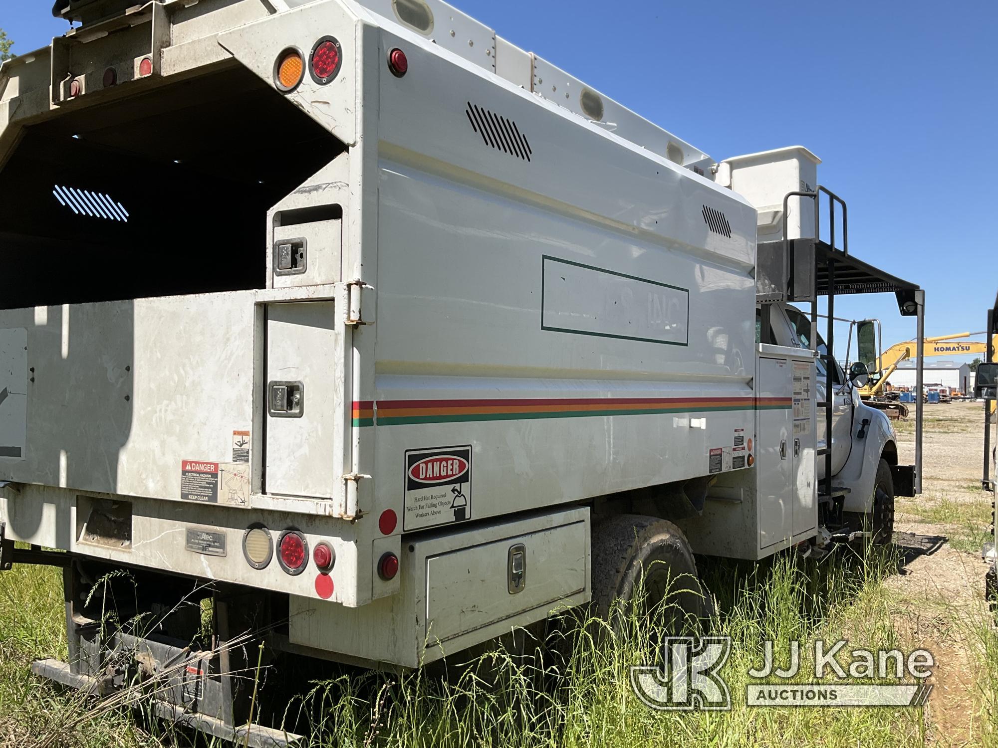 (Anderson, CA) Altec LR756, Over-Center Bucket mounted behind cab on 2013 Ford F750 Chipper Dump Tru