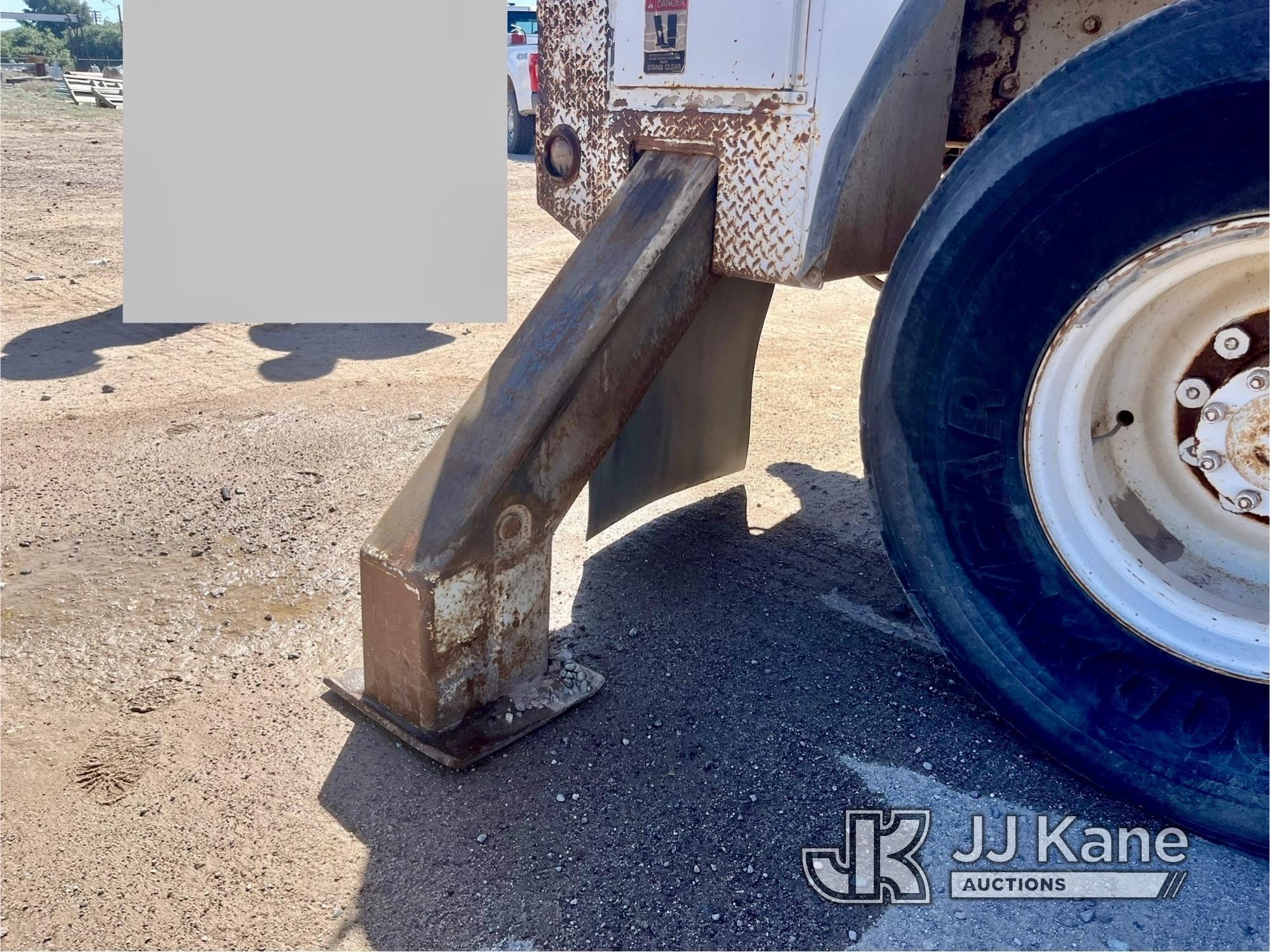 (Wellton, AZ) Telelect T5000, Material Handling Elevator Bucket Truck rear mounted on 1989 Oshkosh F