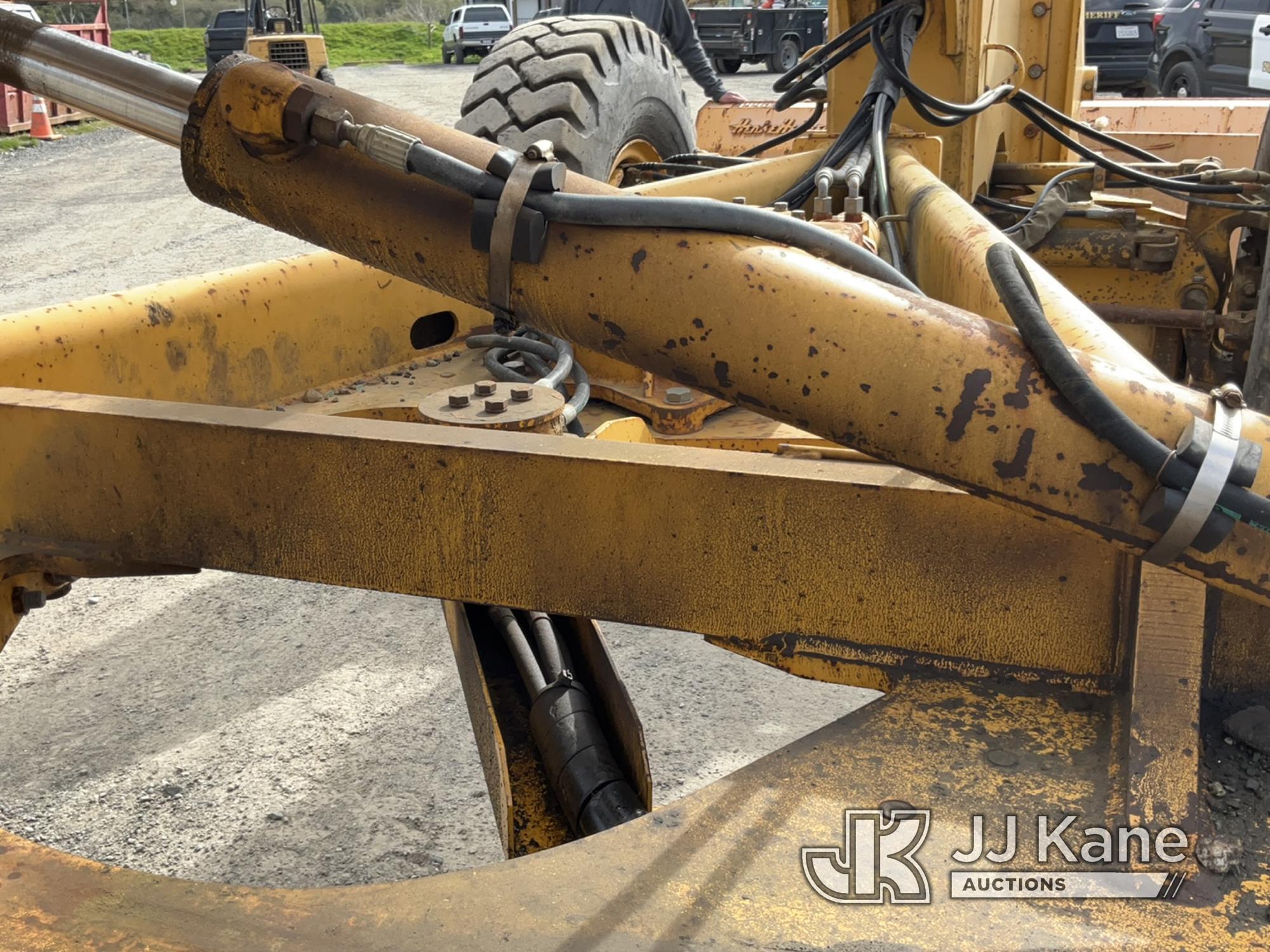 (Eureka, CA) 1995 John Deere 772 BH Motor Grader Runs & Operates.