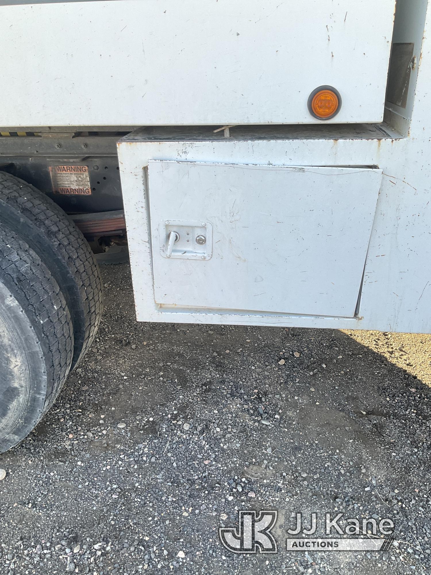 (Keenesburg, CO) 2006 GMC C6500 Chipper Dump Truck Runs & Moves) (Runs Rough, Knocks, Smokes, Check