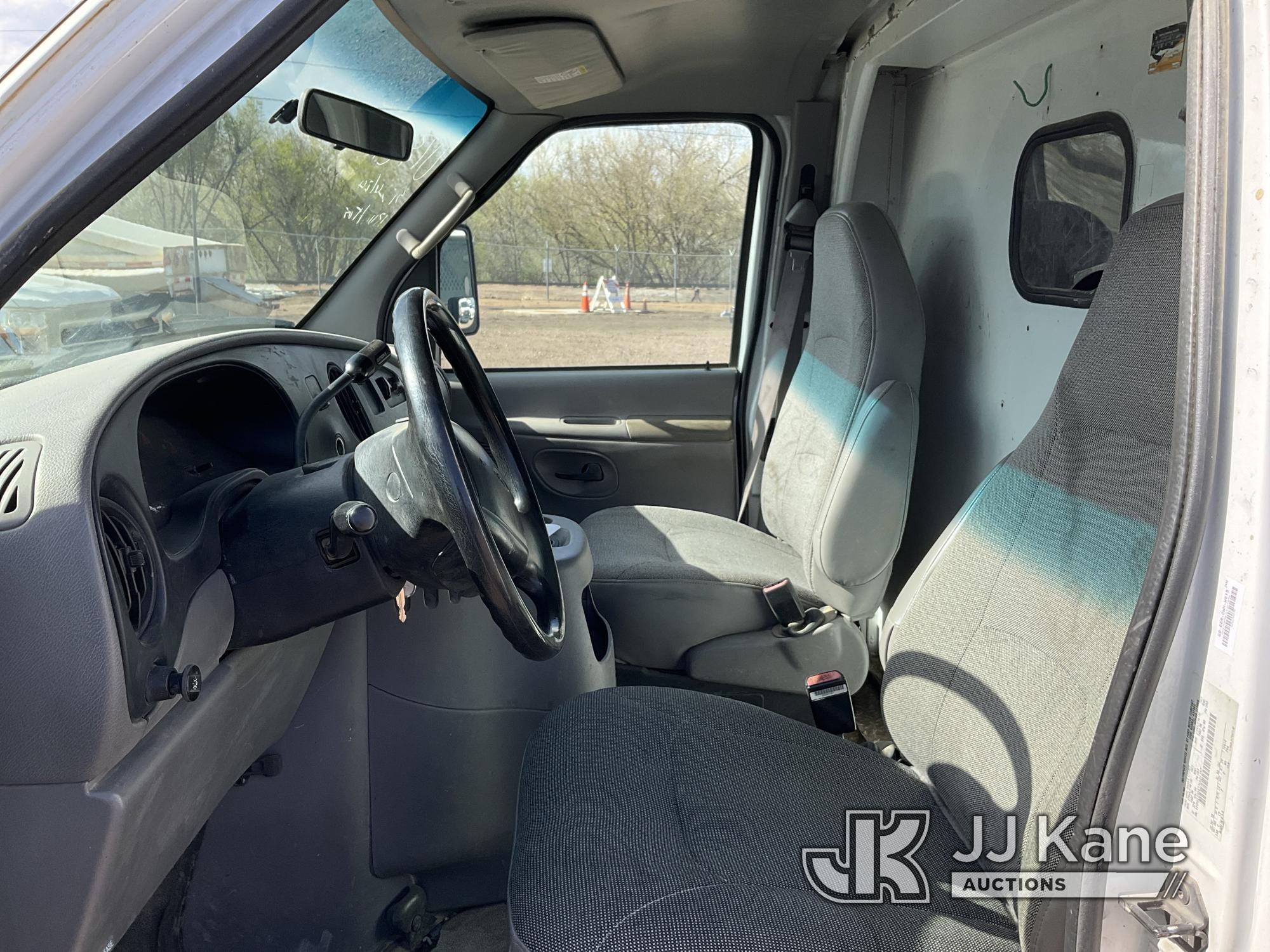 (Castle Rock, CO) 2001 Ford E350 Enclosed Service Van Runs & Moves