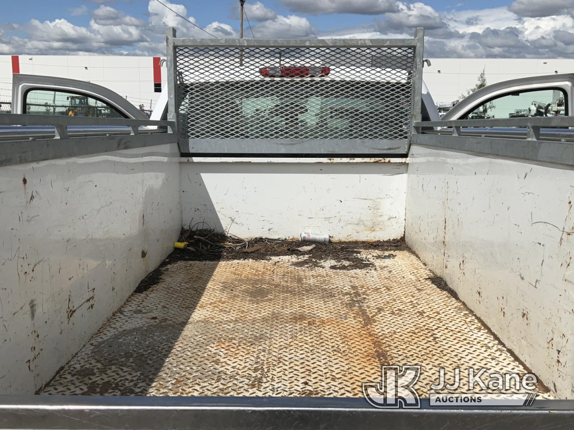 (Portland, OR) 2013 Chevrolet Silverado 2500HD 4x4 Service Truck Runs & Moves)(Some rust On Utility