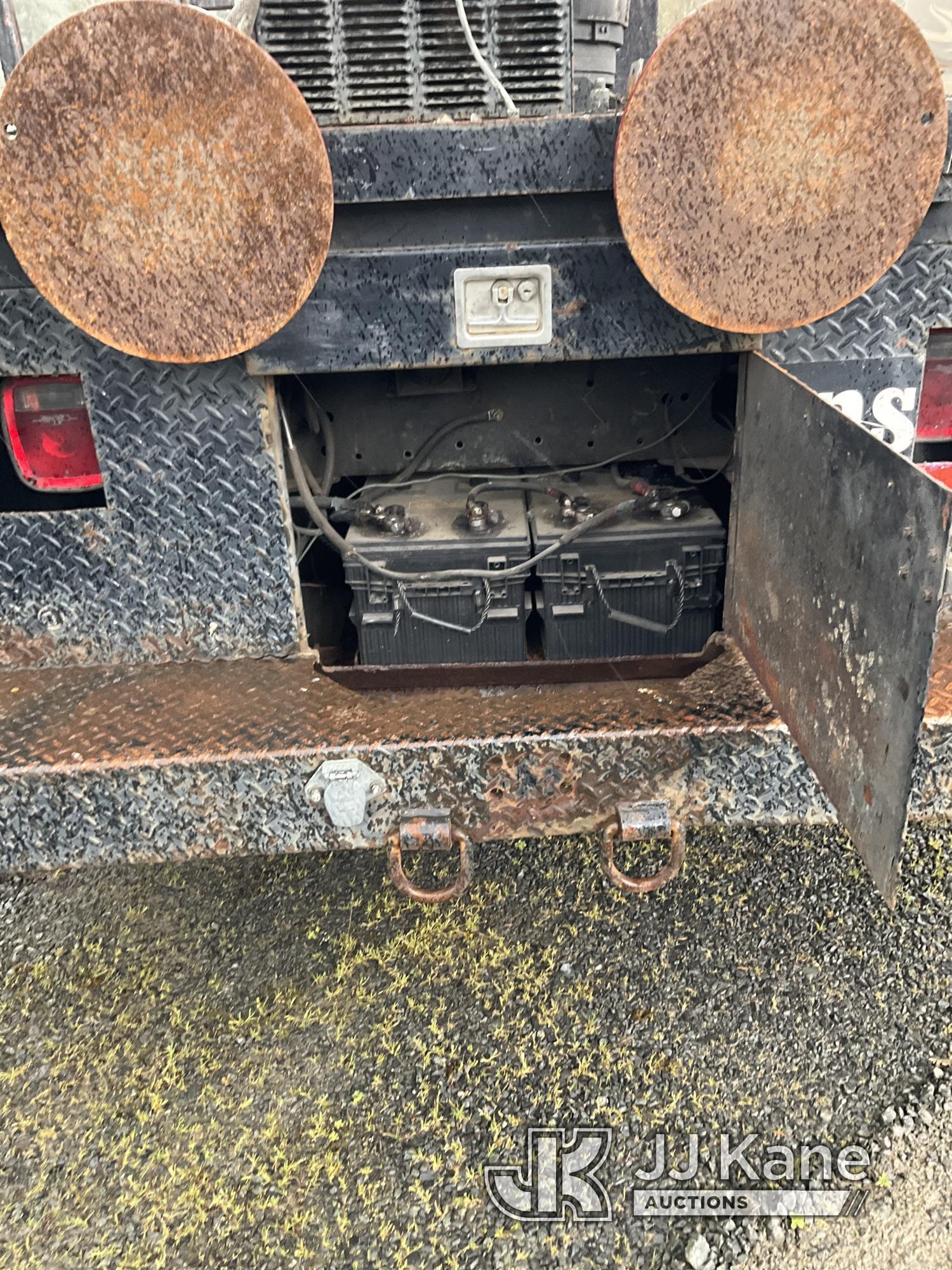 (Tacoma, WA) Telescopic Sign Crane rear mounted on 1996 GMC C7500 Flatbed/Utility Truck Runs, Moves)