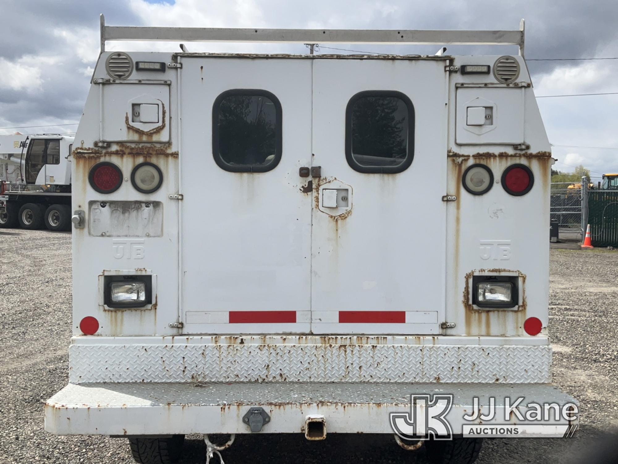 (Portland, OR) 2009 Chevrolet Silverado 2500HD 4x4 Enclosed Service Truck Runs & Moves) (Paint Damag