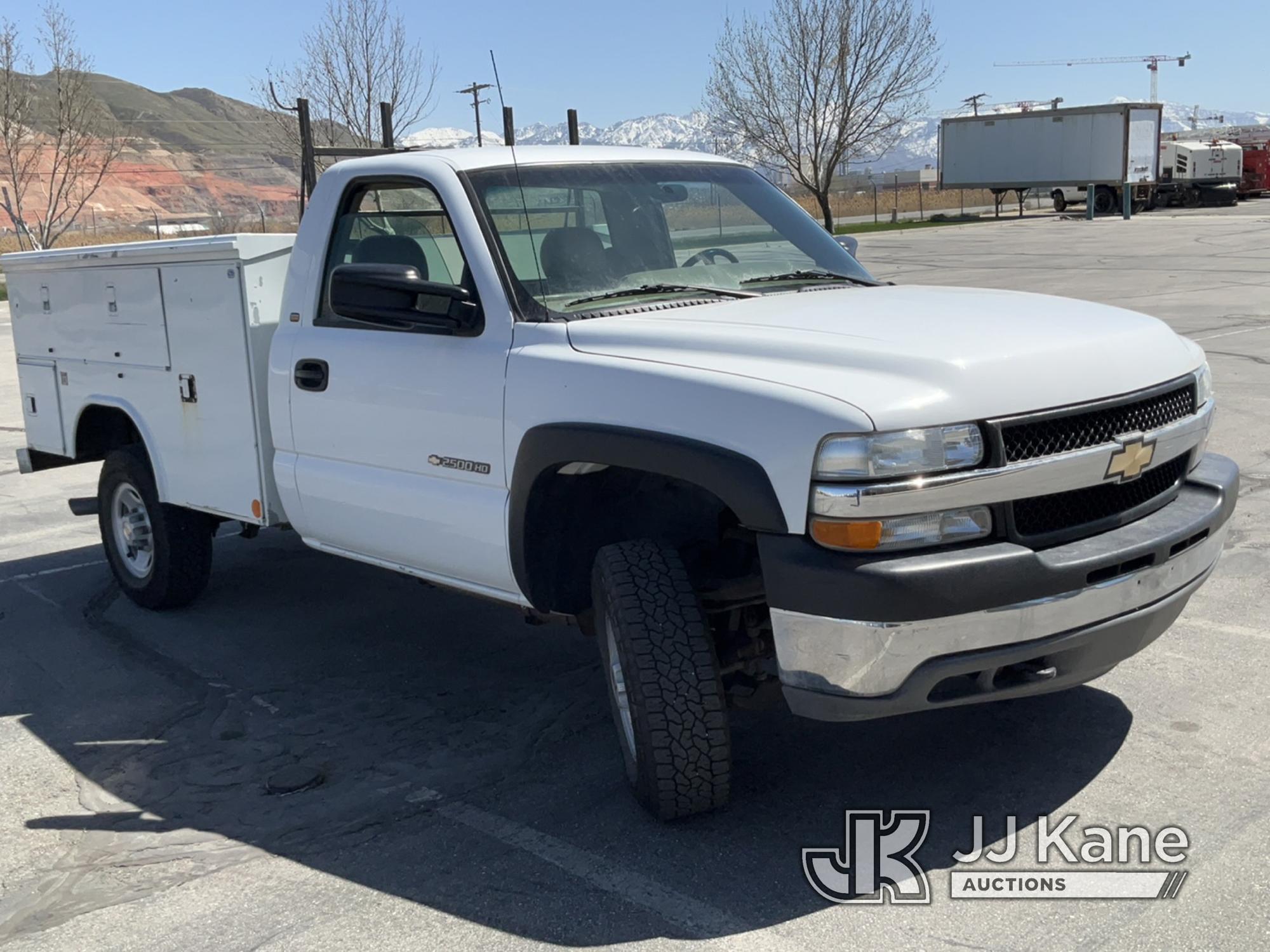 (Salt Lake City, UT) 2001 Chevrolet Silverado 2500HD 4x4 Service Truck Runs & Moves