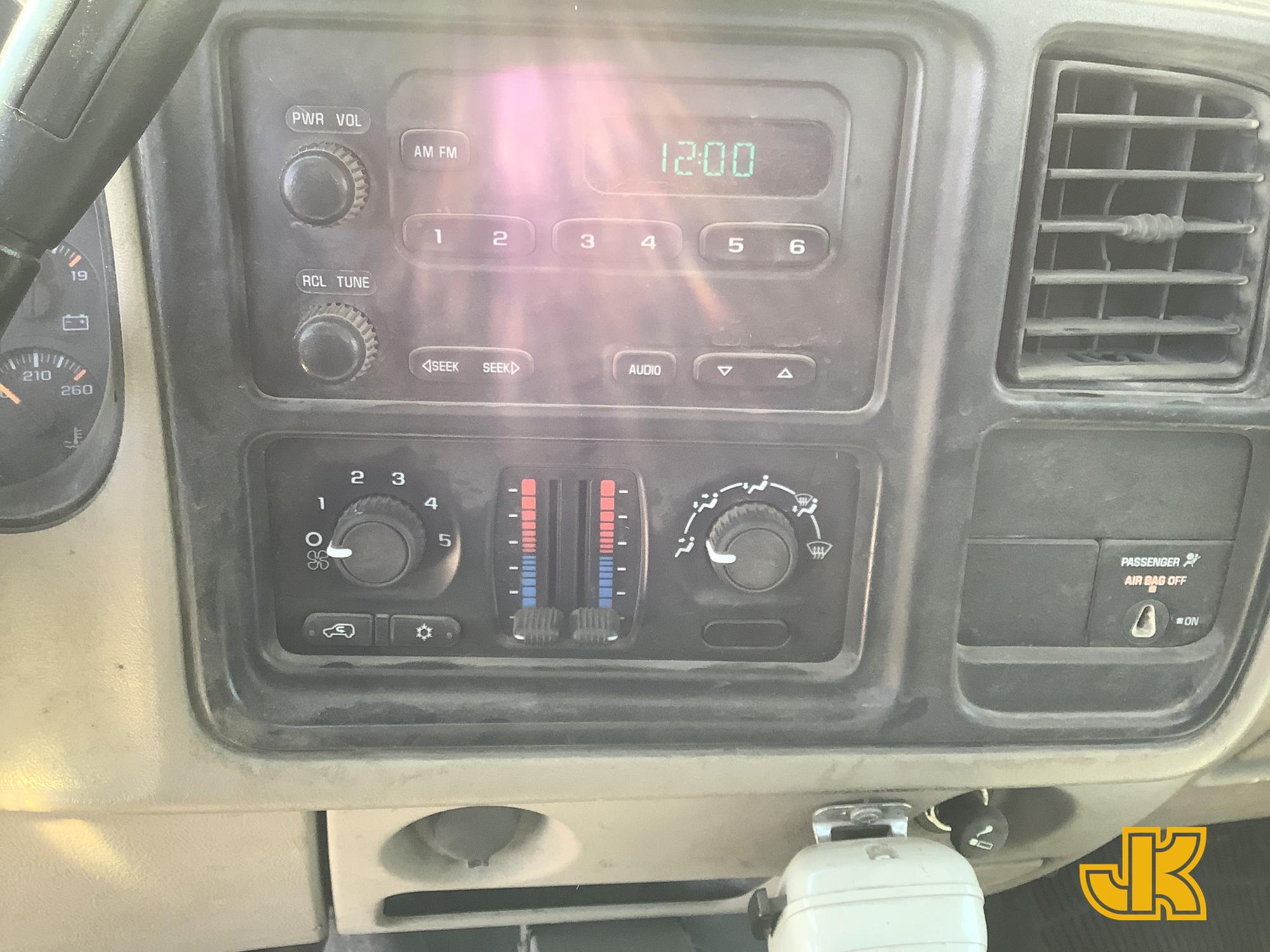 (Reno, NV) 2005 GMC Silverado 3500 4x4 Service Truck Runs & Moves