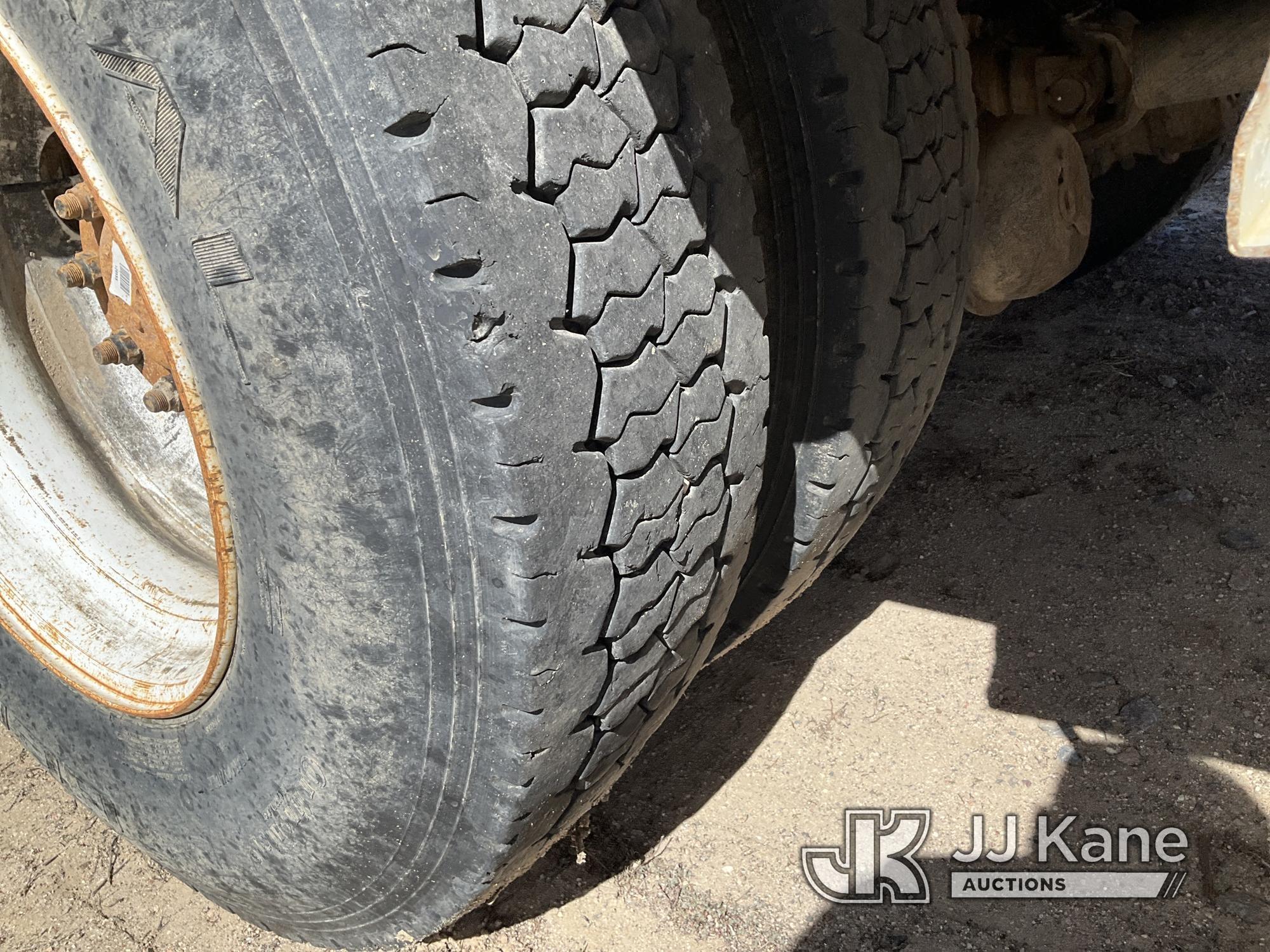 (Franktown, CO) Altec AA755-MH, Material Handling Bucket Truck rear mounted on 2003 International 44