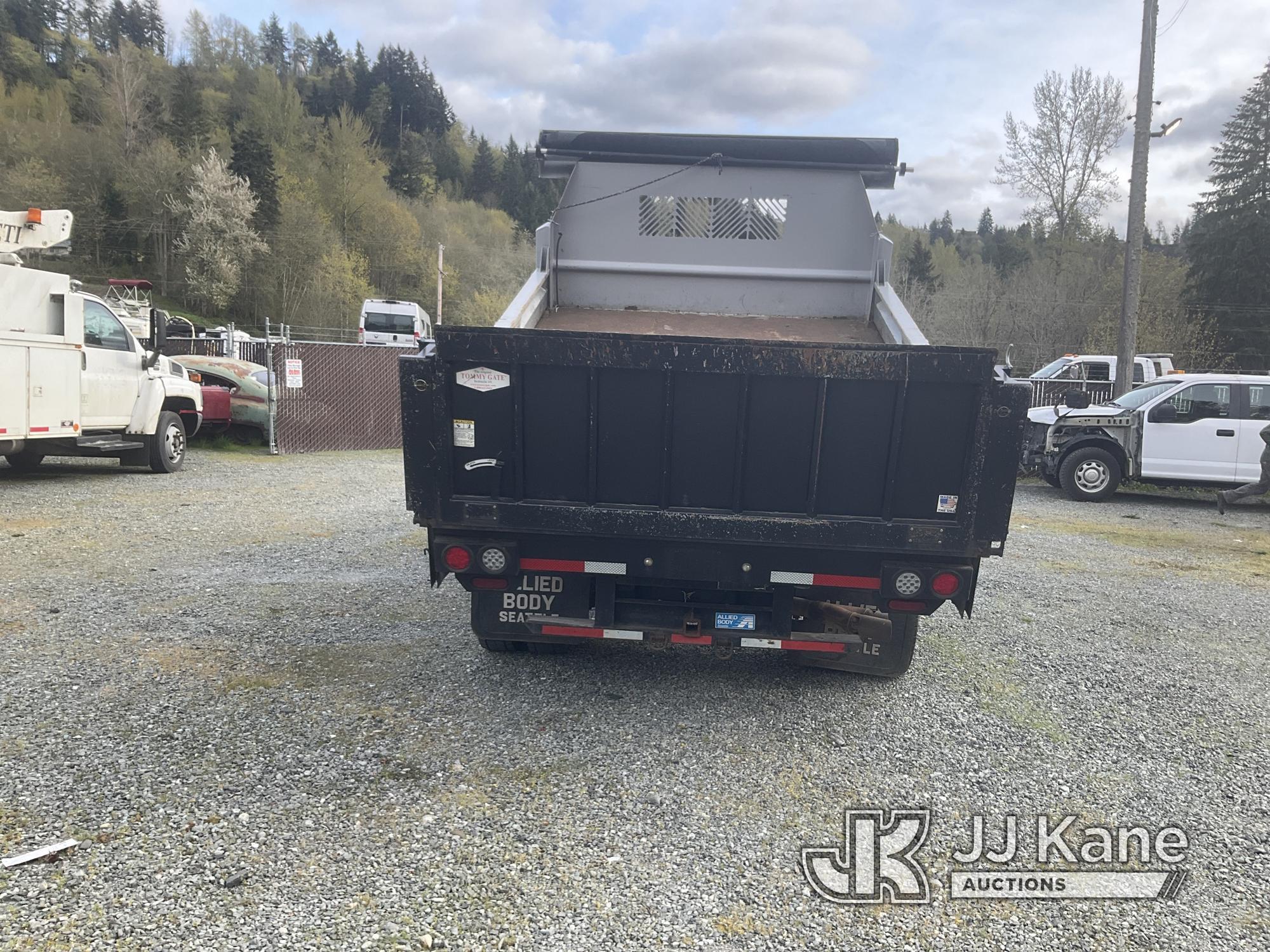 (Eatonville, WA) 2008 Ford F450 Dump Flatbed Truck Runs & Moves, Dump & Tommy Gates Operates)( Check