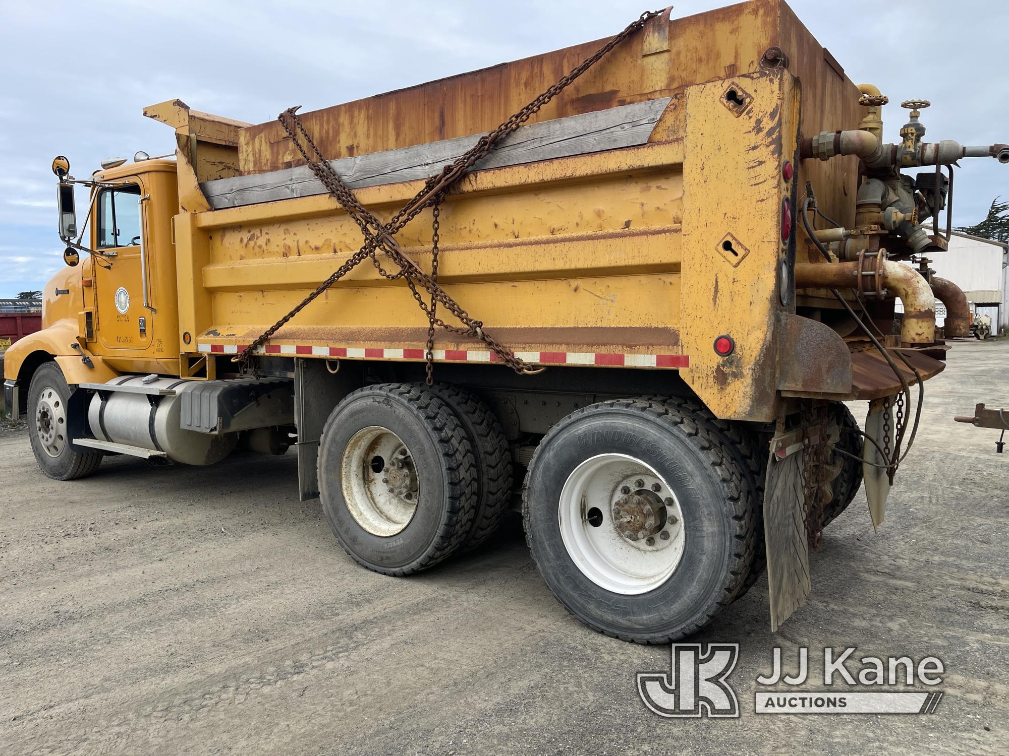 (Eureka, CA) 1995 International 9200 T/A Dump Truck, Tank in Dump Bed NOT Included Runs & Operates