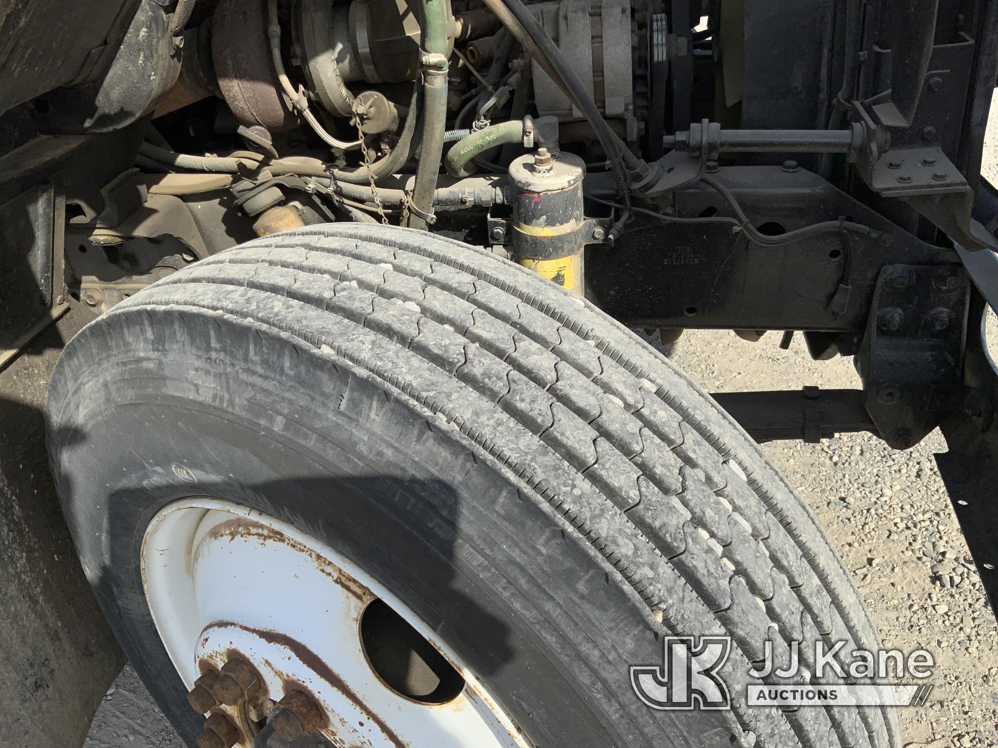 (Pasco, WA) 1985 International 2375 Dump Truck Runs & Moves) (Front Left Tire Off Wheel