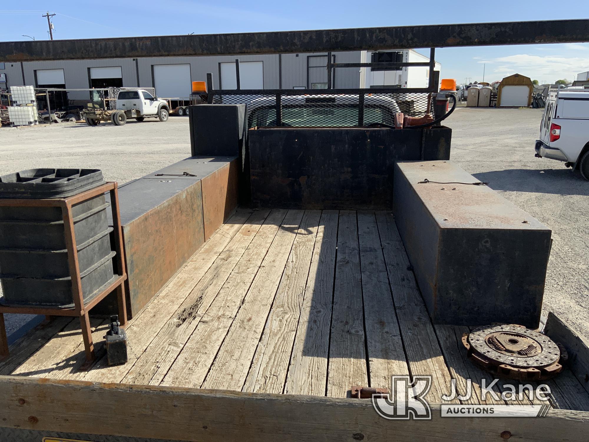 (Pasco, WA) 1999 Ford F450 Flatbed Truck Runs & Moves