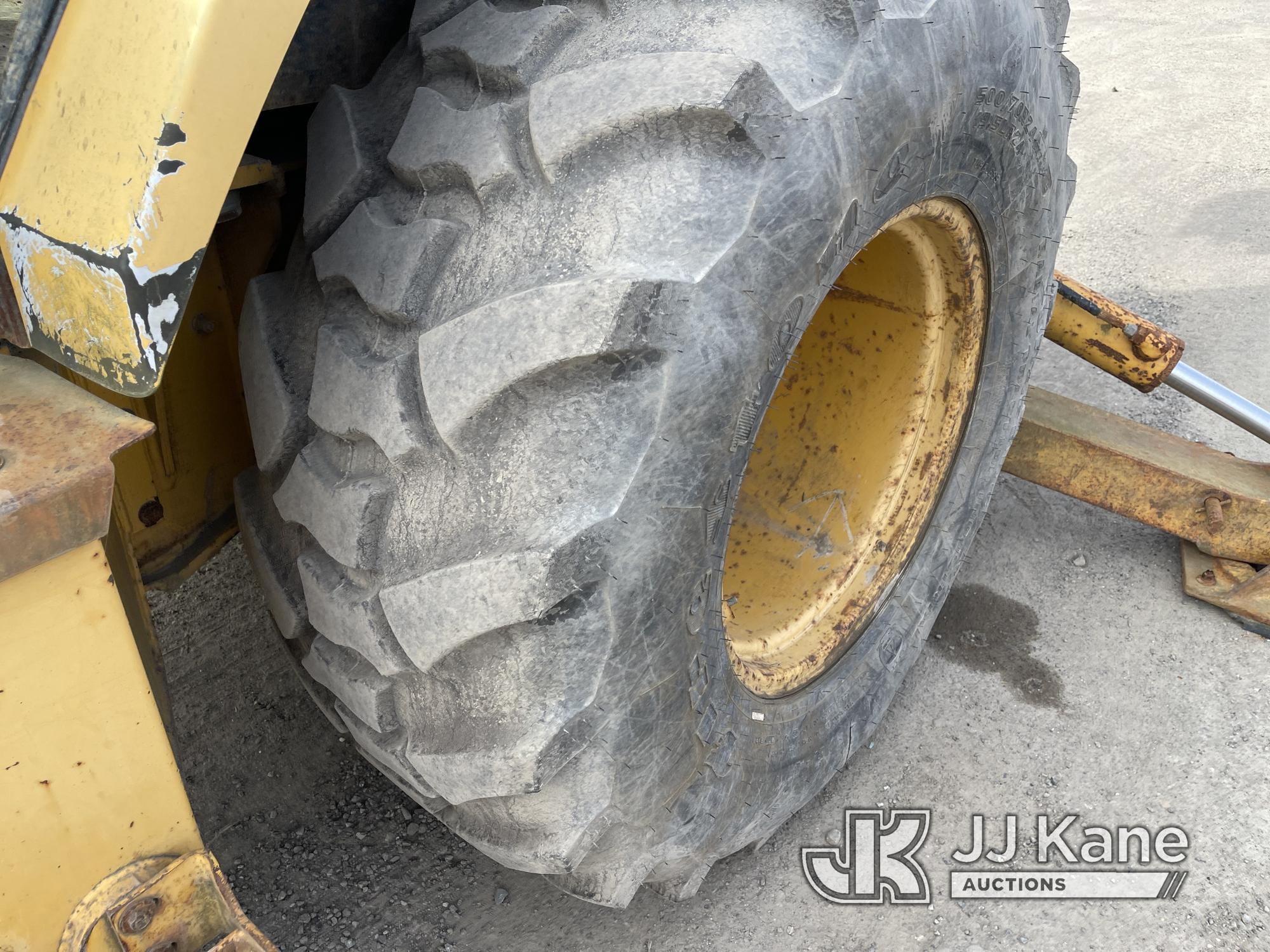 (Eureka, CA) 1995 John Deere 310D 4x4 Backhoe Loader Runs & Operates