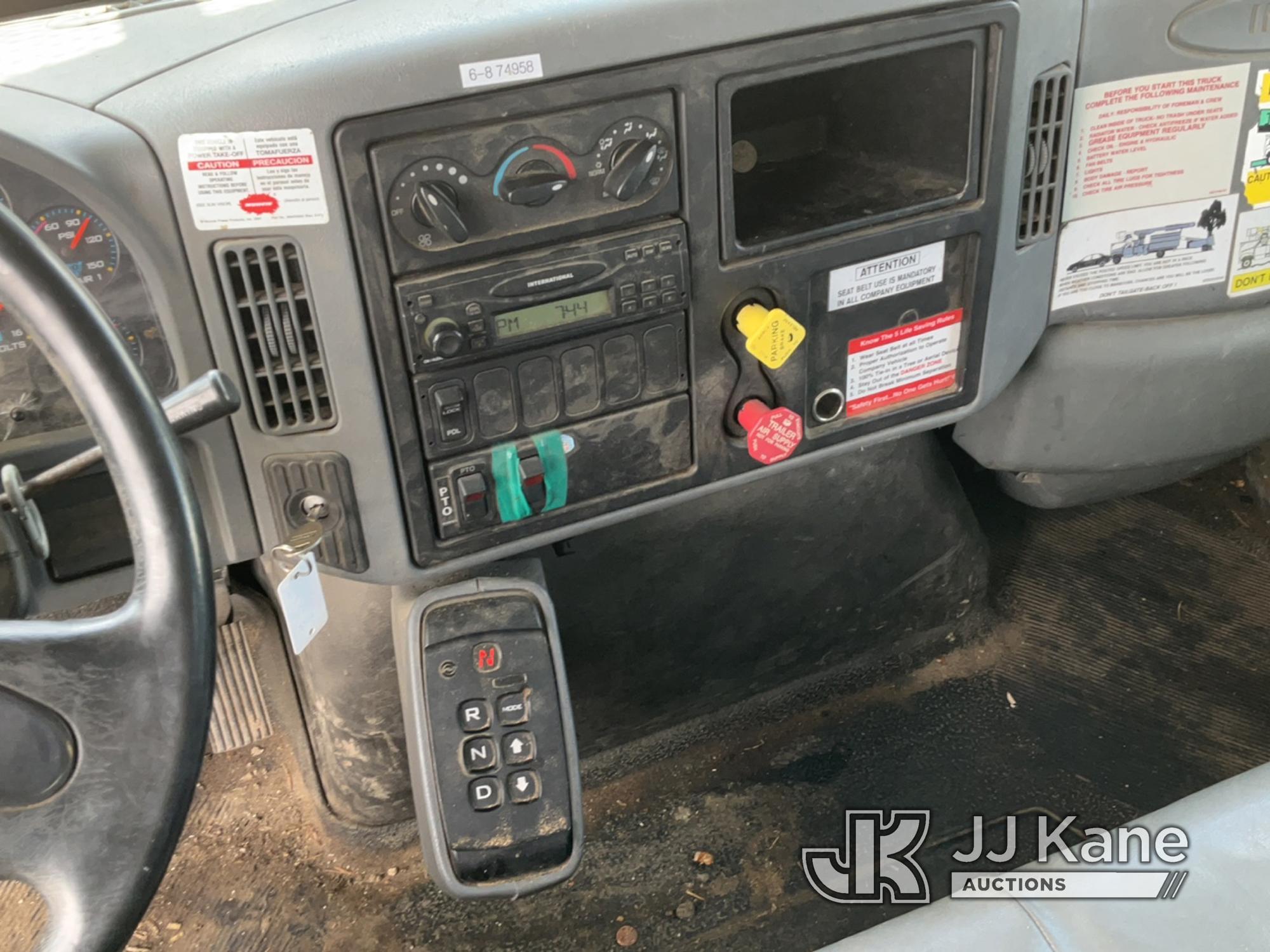 (Salt Lake City, UT) Altec AM900E100, rear mounted on 2006 International 7400 Utility Truck Red-Tagg