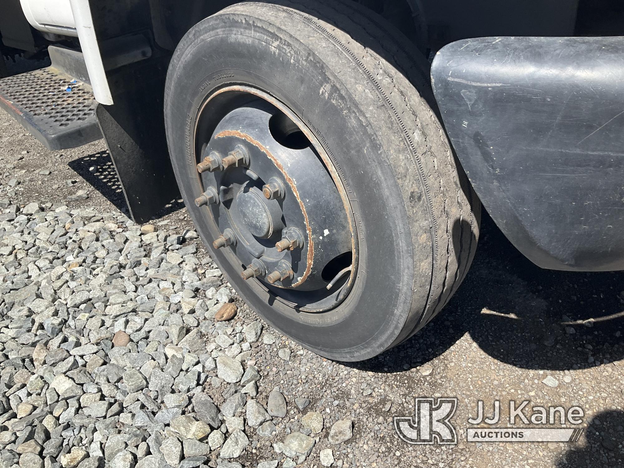 (Tacoma, WA) 2007 GMC C4500 Dump Debris Truck Runs & Moves) (Dump Controls Damaged, Condition Unknow