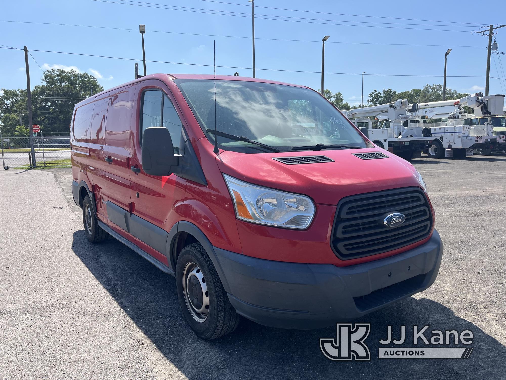 (Tampa, FL) 2015 Ford Transit Connect Cargo Van Runs & Moves) (Body Damage, Check Engine Light On