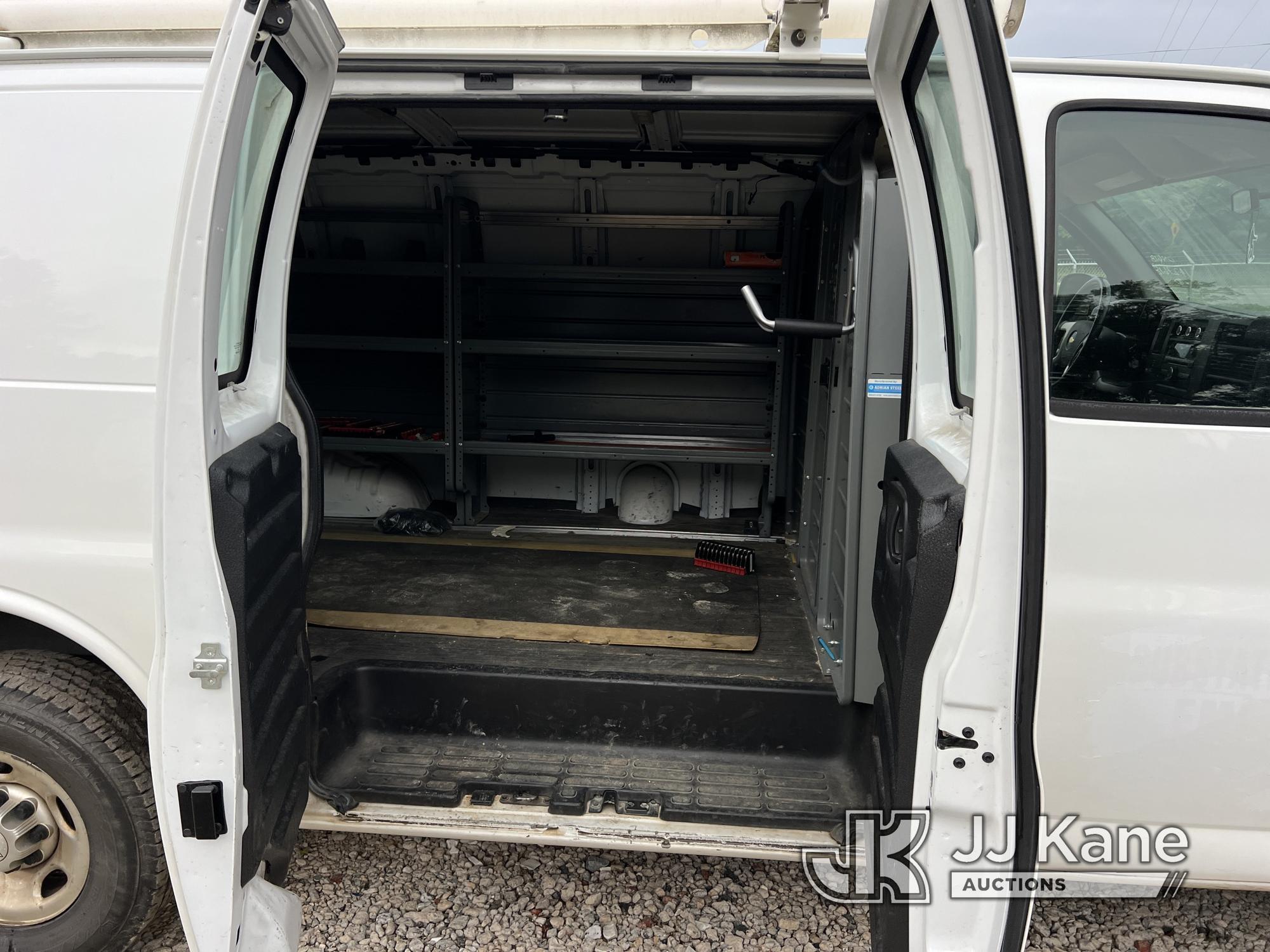 (Charlotte, NC) 2015 Chevrolet Express G2500 Cargo Van Runs & Moves) (Body Damage, Rear Doors Will N